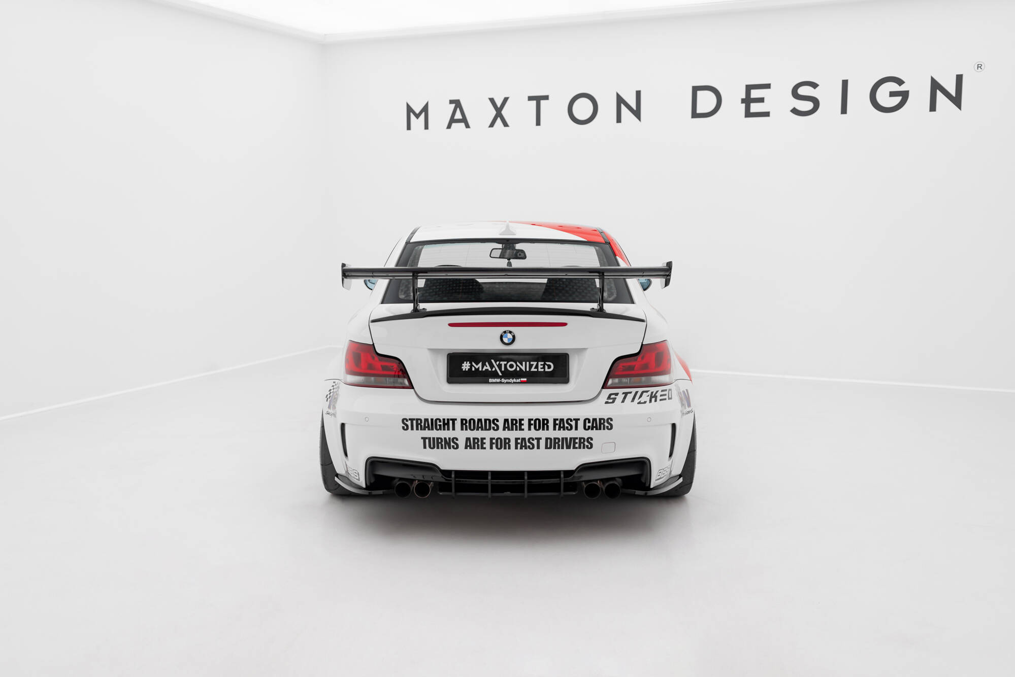 Maxton Design Карбоновый спойлер с внутренними кронштейнами и стойками V.2 для BMW 1 M E82 — изображение 2