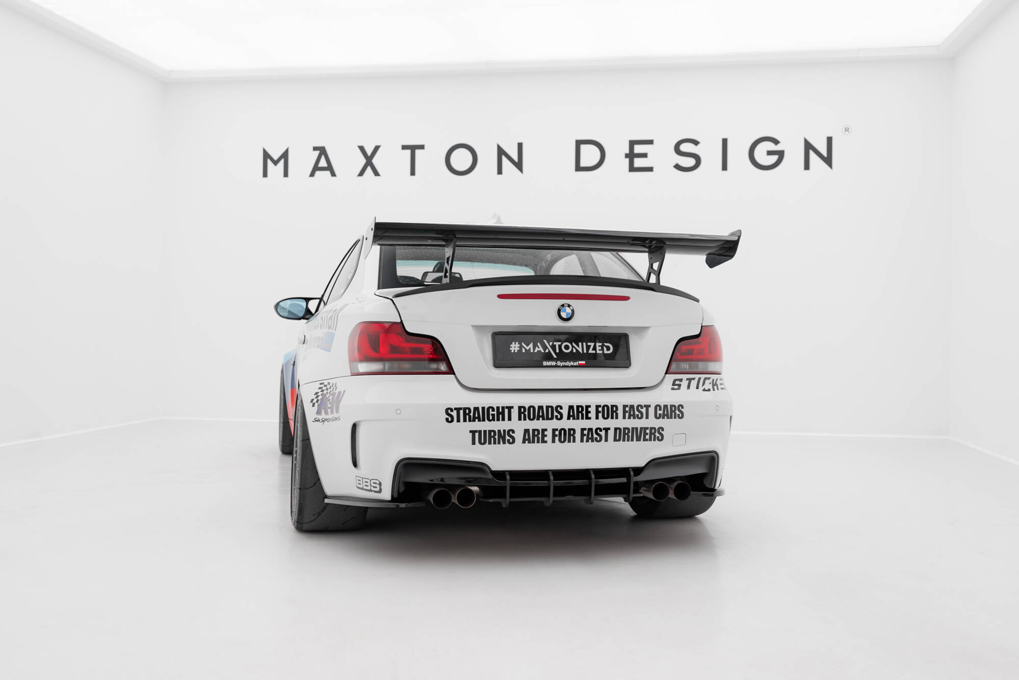 Maxton Design Карбоновый спойлер с внутренними кронштейнами и стойками V.2 для BMW 1 M E82 — изображение 3