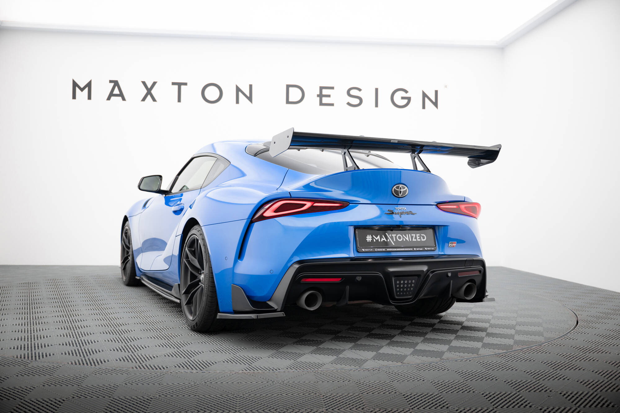 Maxton Design Карбоновый спойлер с верхним креплением типа «лебединая лапка» для Toyota Supra Mk5 — изображение 5