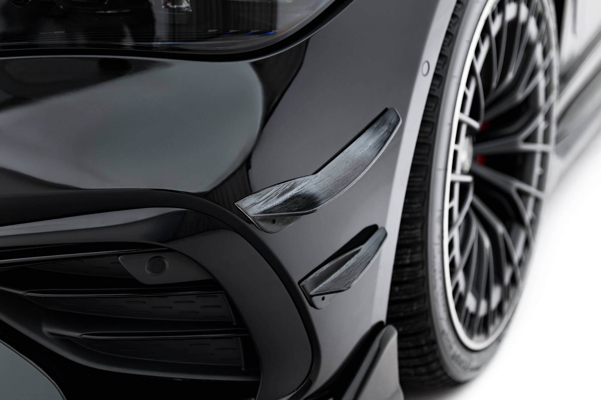 Maxton Design Передние бамперные аэродинамические элементы (канарды) Mercedes-AMG CLE 53 C236 — изображение 2