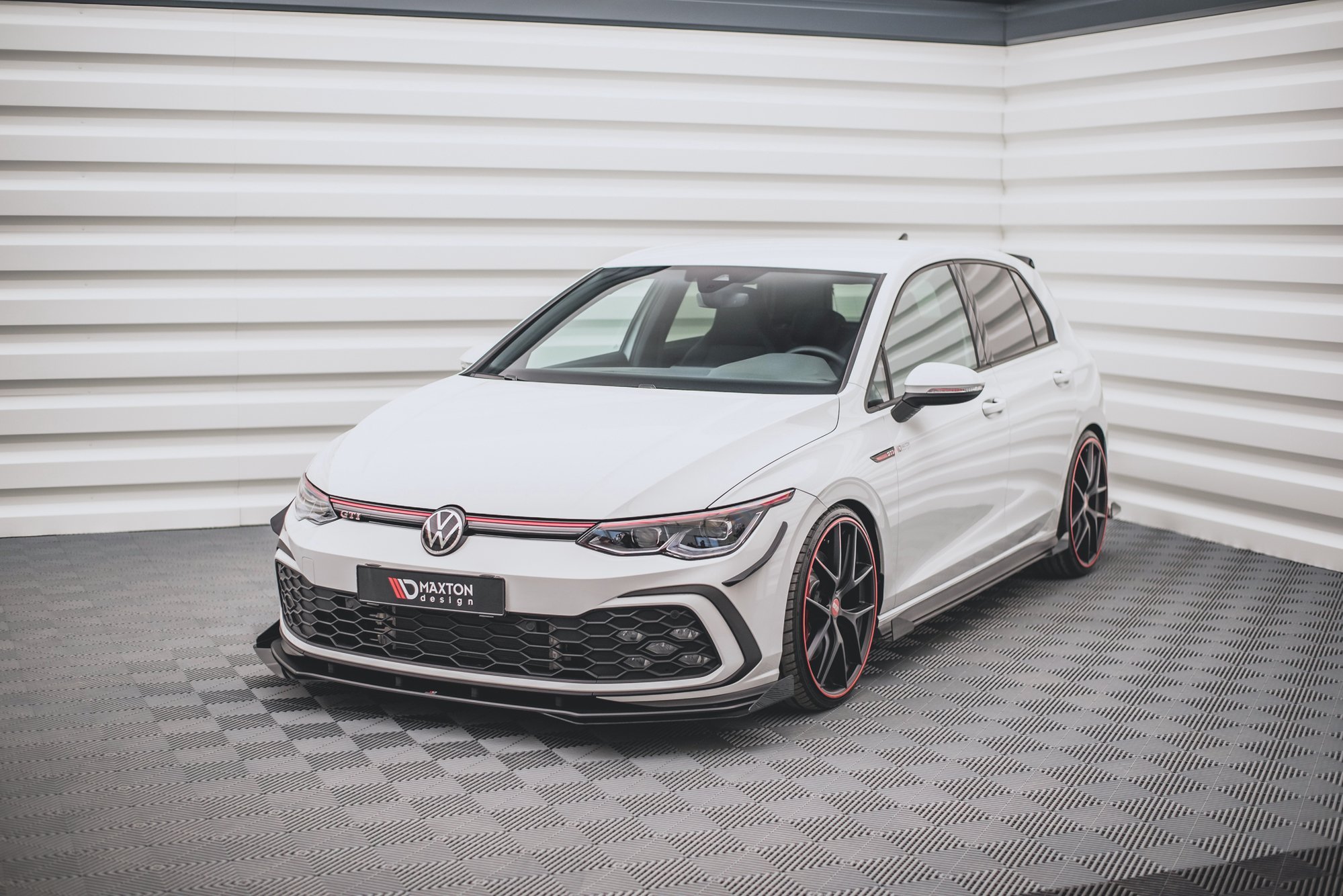 Maxton Design Передние бамперные аэродинамические элементы (канарды) Volkswagen Golf GTI Mk8 — изображение 2