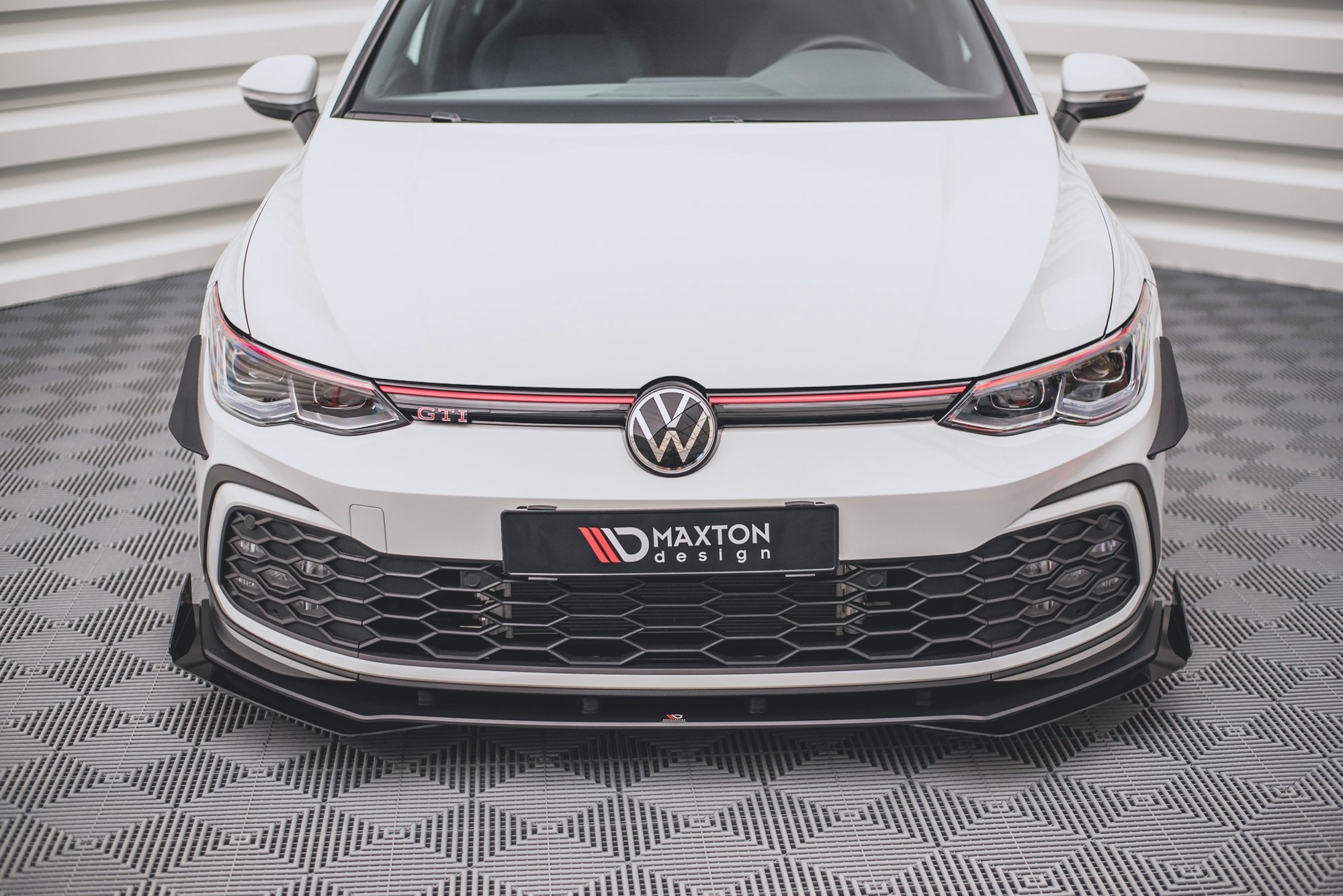 Maxton Design Передние бамперные аэродинамические элементы (канарды) Volkswagen Golf GTI Mk8 — изображение 3