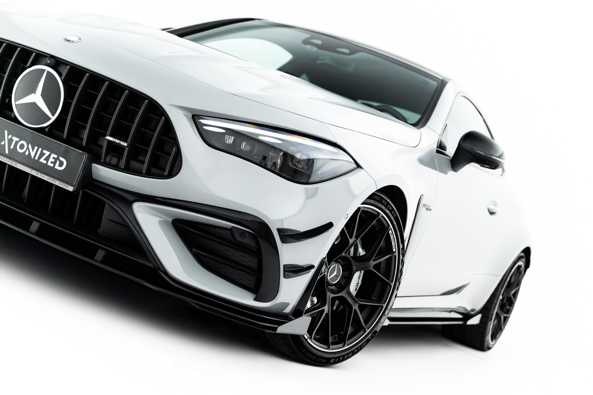 Maxton Design Передние закрылки Mercedes-AMG CLE 53 Aero C236 — изображение 2