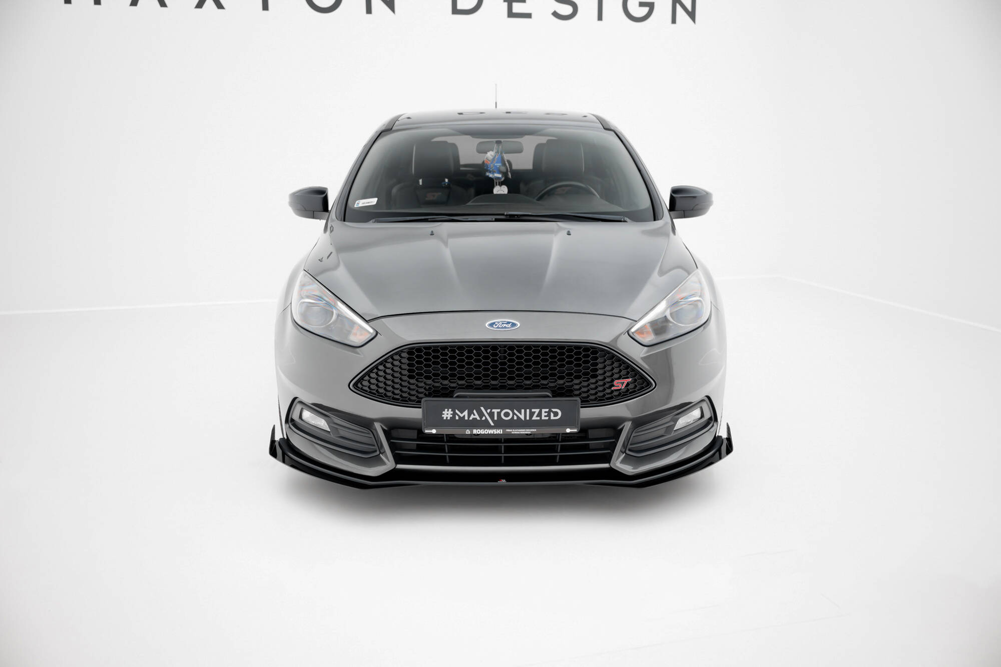 Maxton Design Передние брызговики Ford Focus ST Mk3 рестайлинг — изображение 2