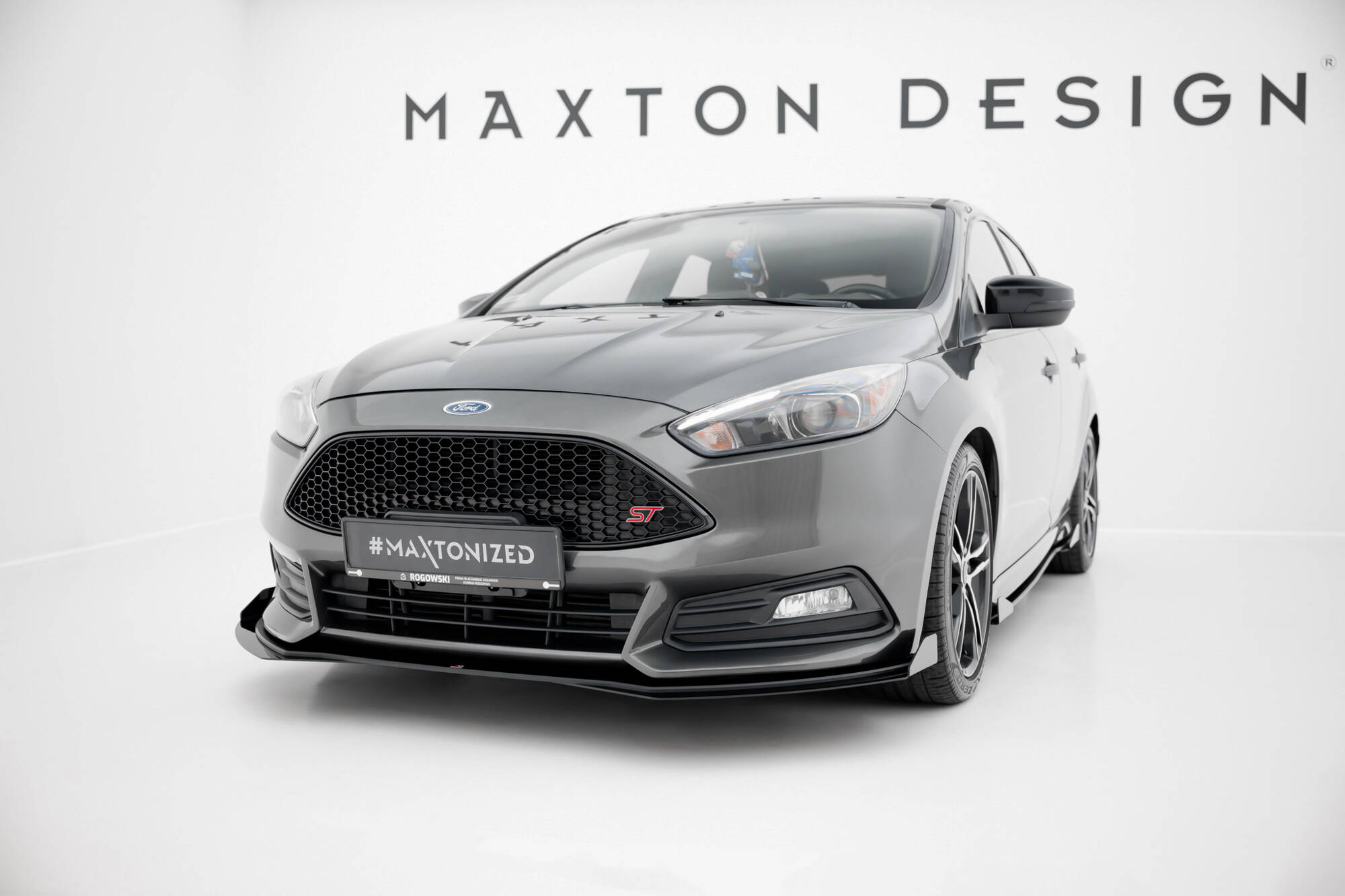 Maxton Design Передние брызговики Ford Focus ST Mk3 рестайлинг — изображение 3