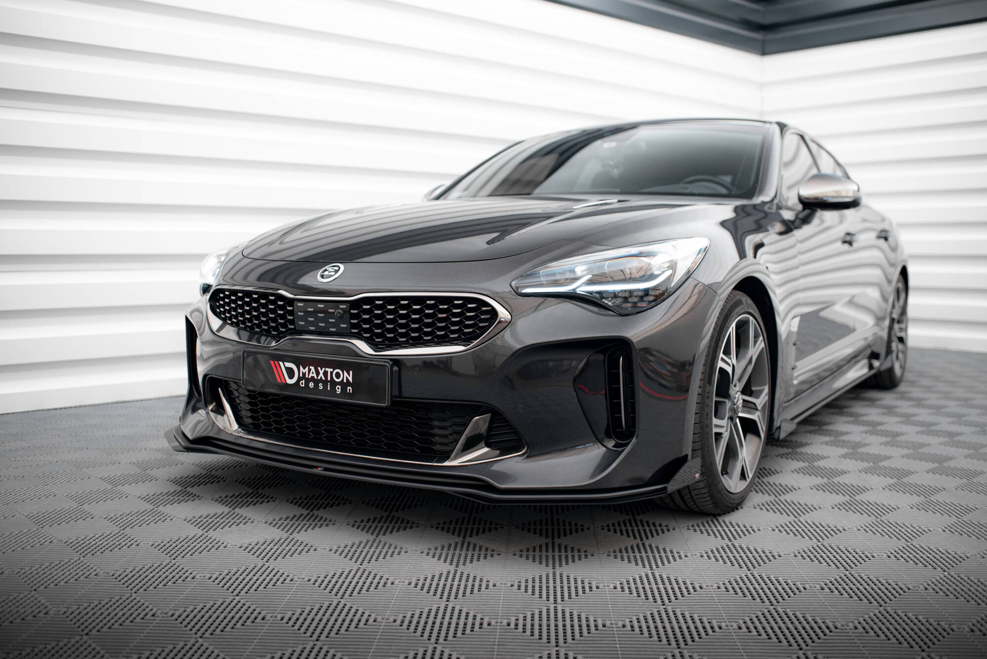 Maxton Design Передние брызговики Kia Stinger GT / GT-Line / Standard Mk1 — изображение 3