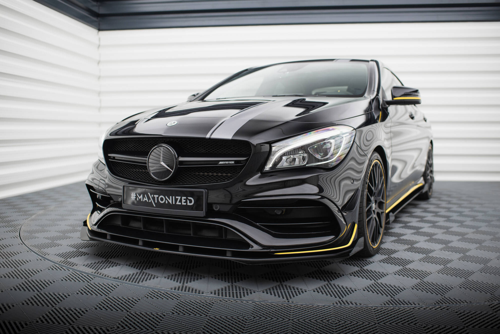 Maxton Design Передние закрылки Mercedes-AMG CLA 45 Aero C117 Facelift — изображение 2
