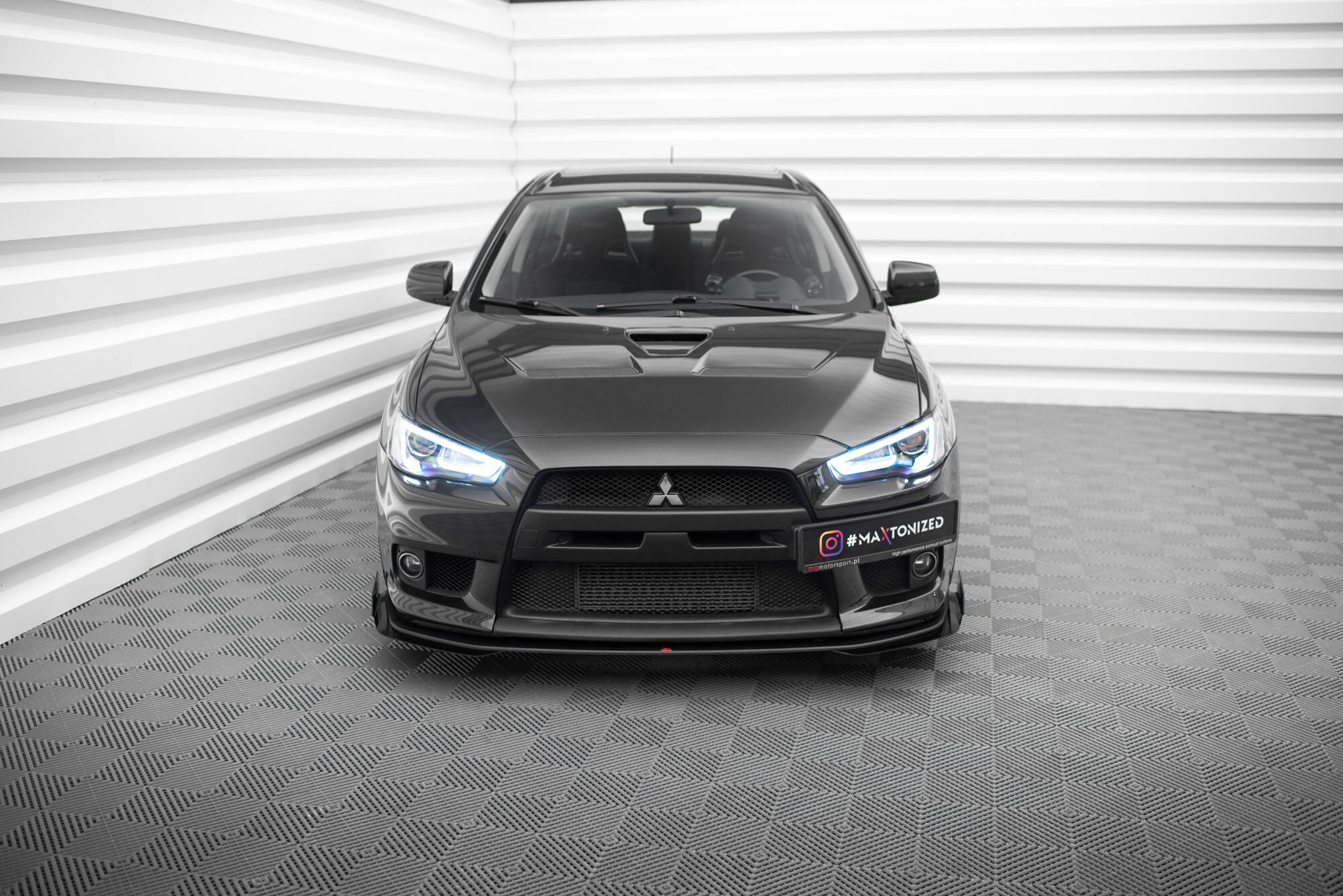 Maxton Design Передние брызговики Mitsubishi Lancer EVO X — изображение 2