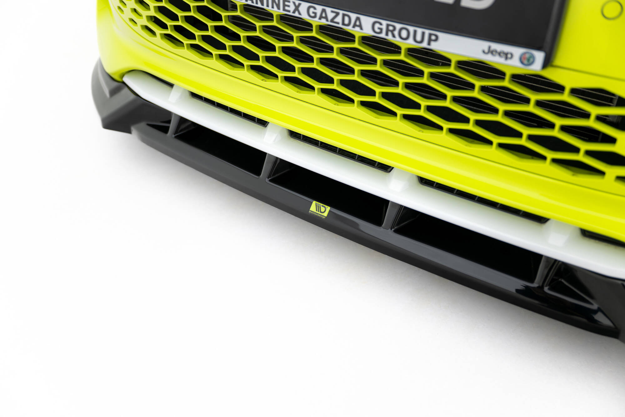 Maxton Design Передний сплиттер Abarth 500e — изображение 3