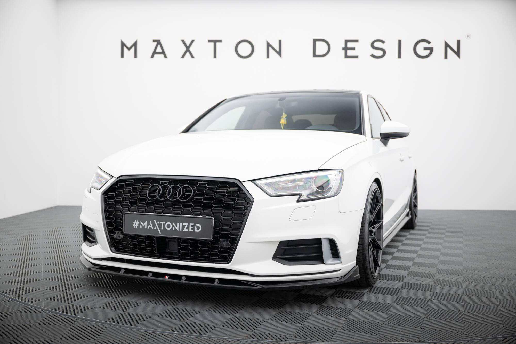 Maxton Design Передний сплиттер для Audi A3 Sedan 8V Facelift