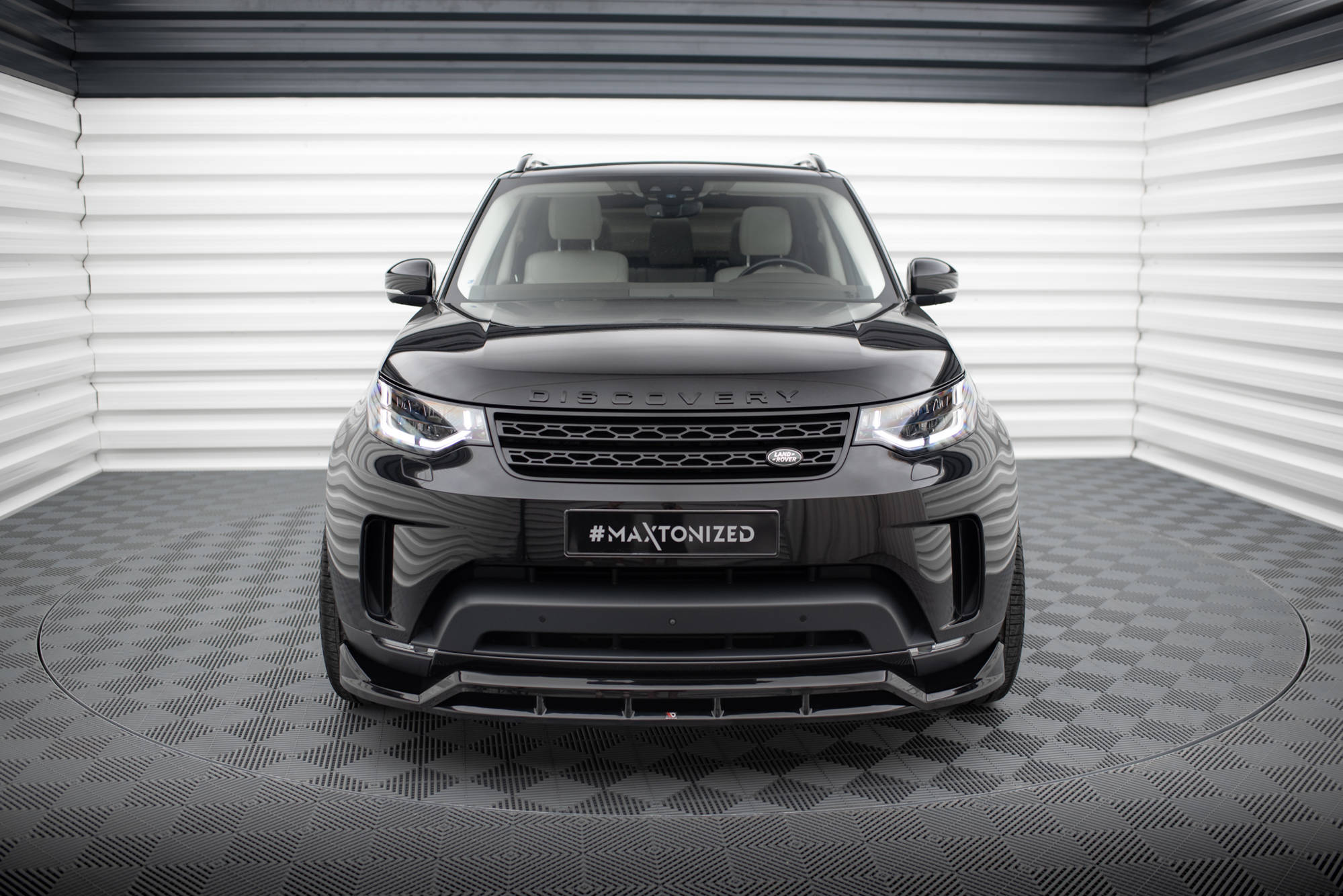 Maxton Design Передний спойлер Land Rover Discovery HSE Mk5 — изображение 2