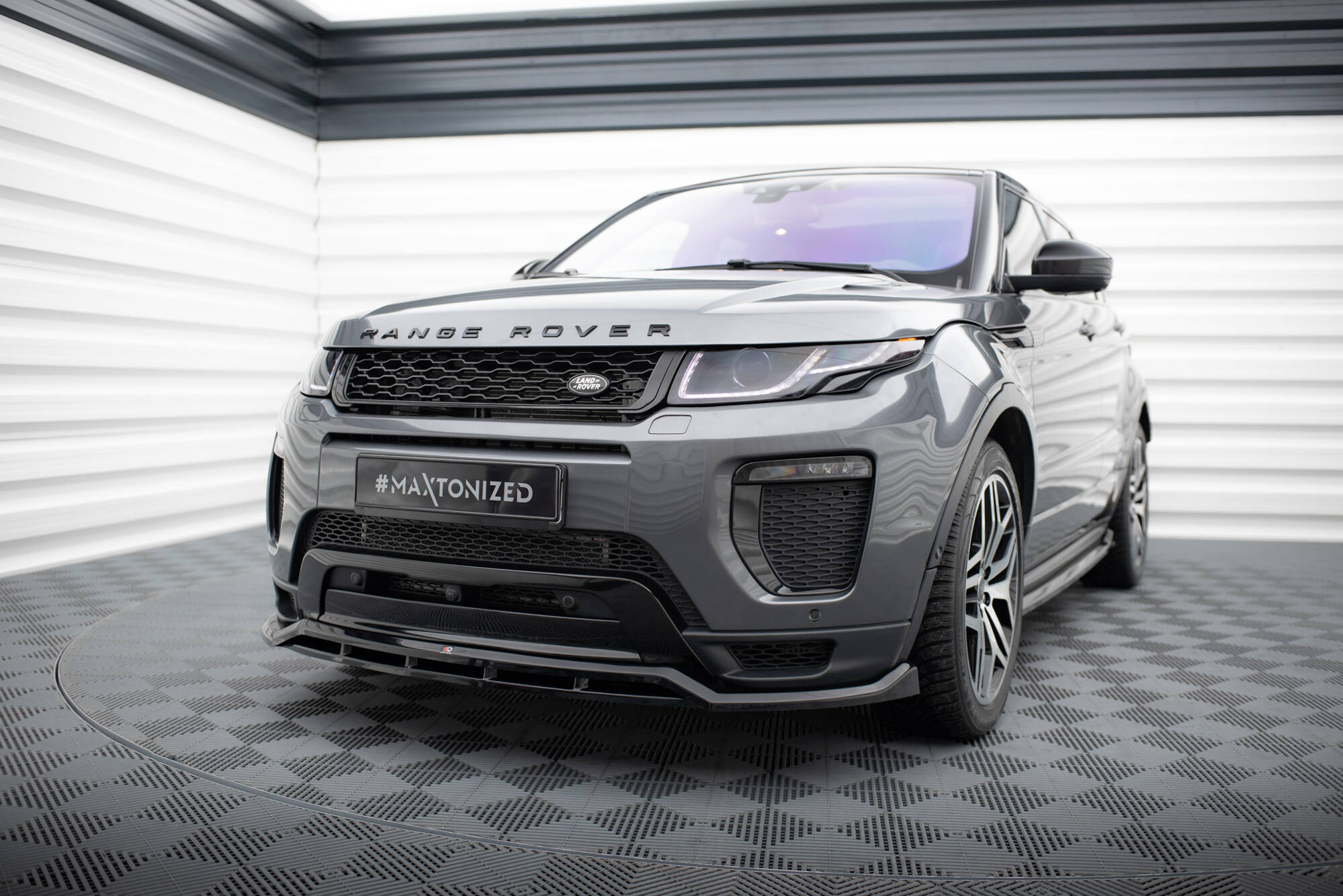 Maxton Design Передний сплиттер Land Rover Range Rover Evoque HSE Dynamic Mk1 Facelift