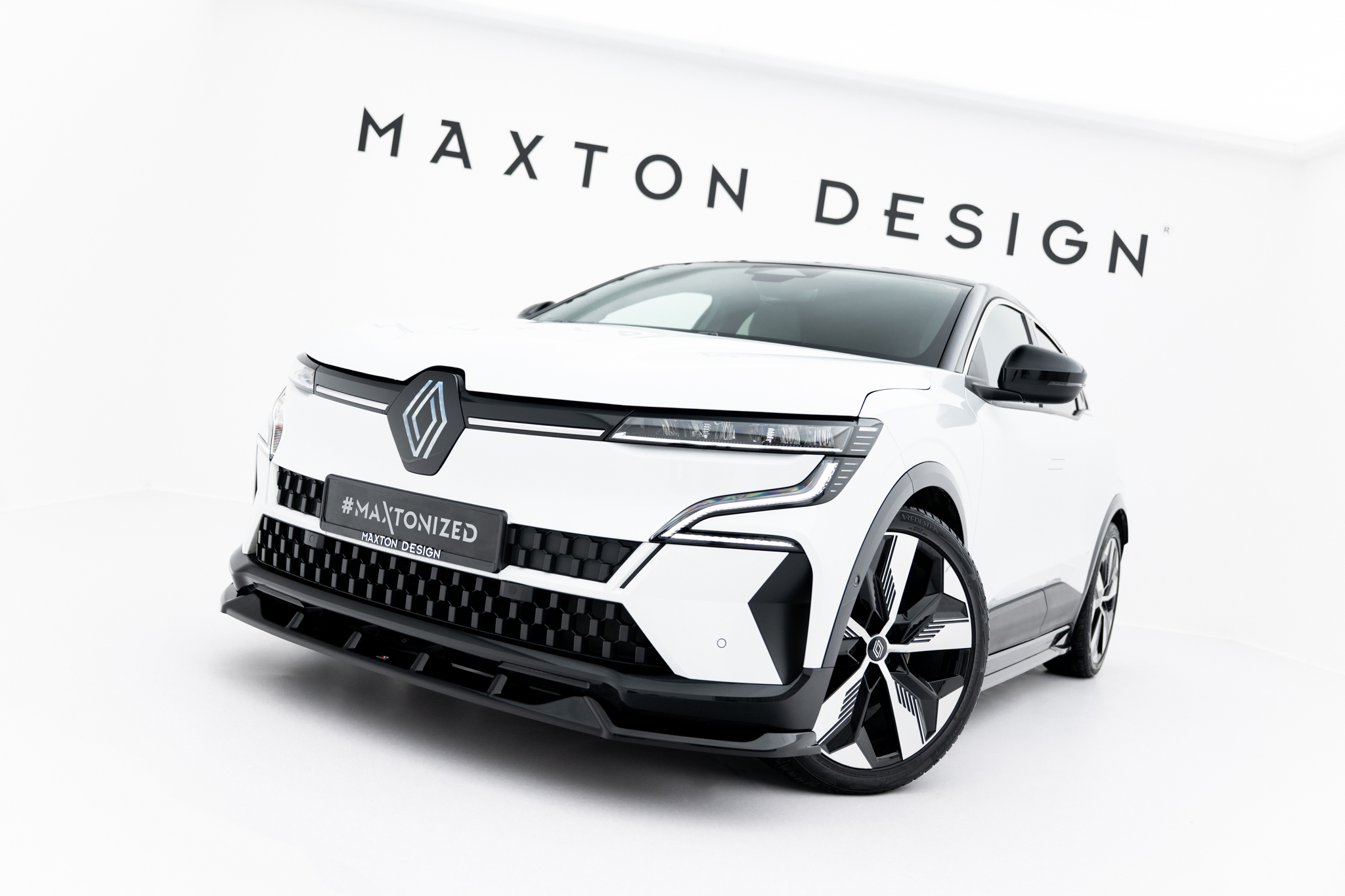 Maxton Design Передний сплиттер Renault Megane E-Tech Electric Mk1