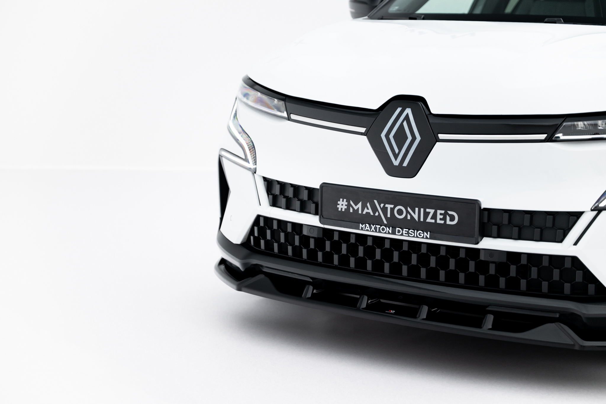 Maxton Design Передний сплиттер Renault Megane E-Tech Electric Mk1 — изображение 3