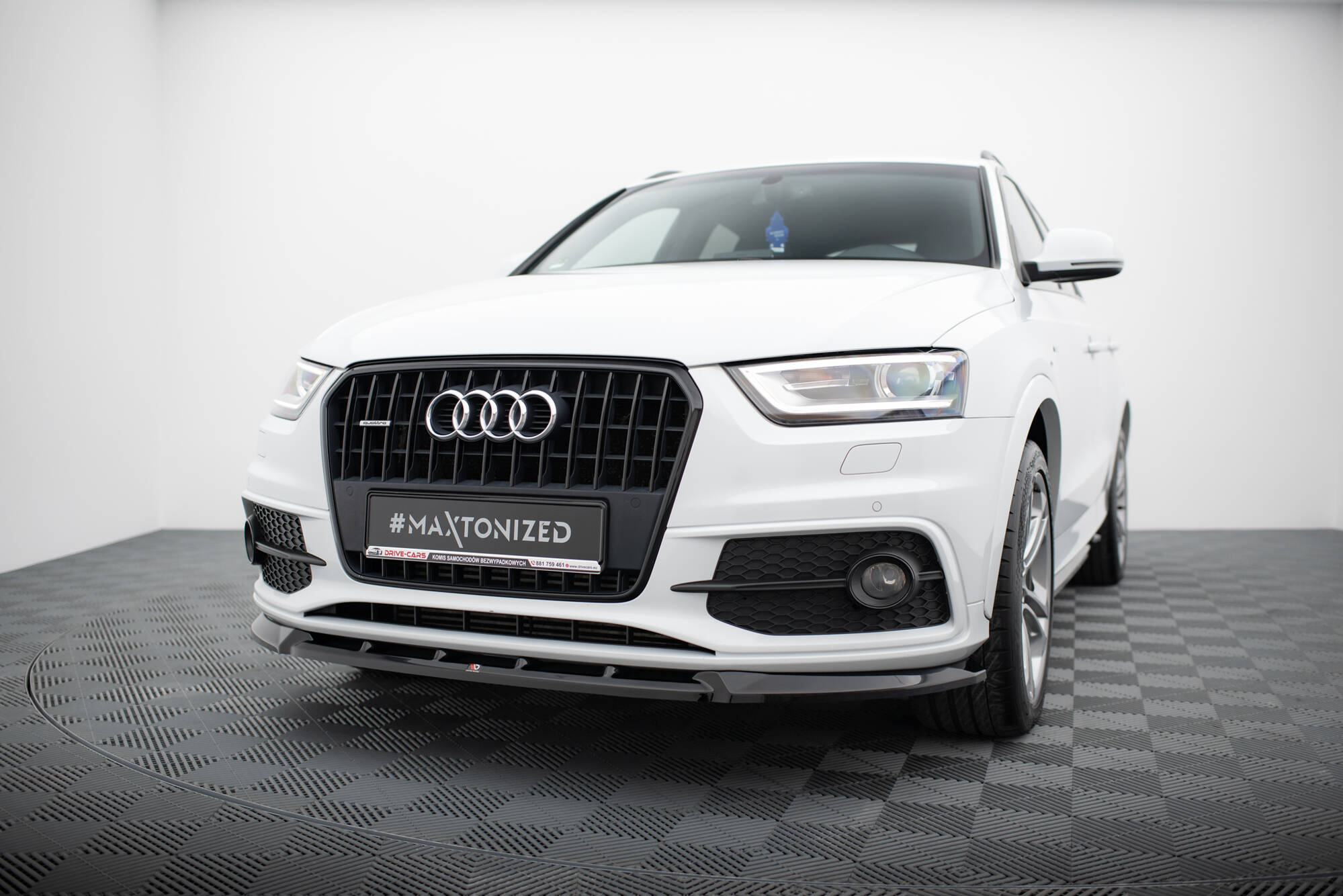 Maxton Design Передний сплиттер V.1 Audi Q3 S-line 8U