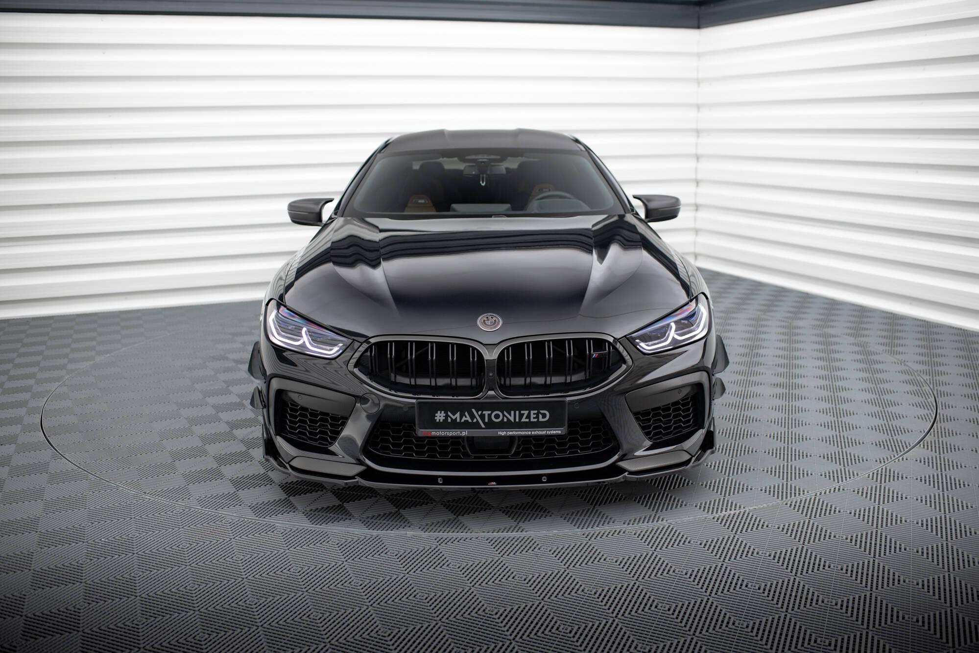 Maxton Design Передний сплиттер V.1 + закрылки для BMW M8 Gran Coupe F93 / Coupe F92 — изображение 2