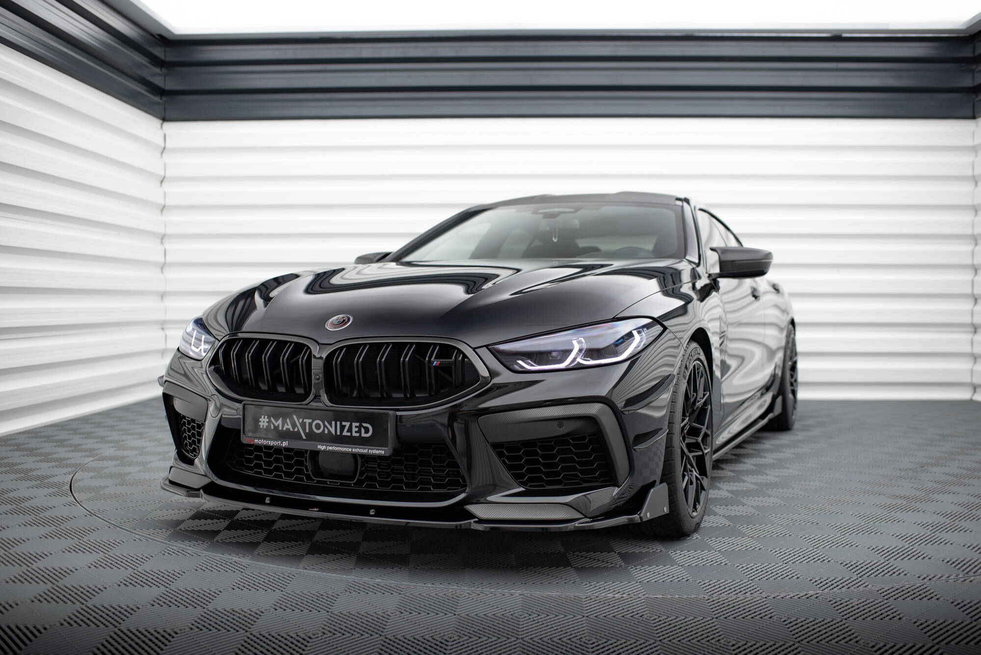 Maxton Design Передний сплиттер V.1 + закрылки для BMW M8 Gran Coupe F93 / Coupe F92