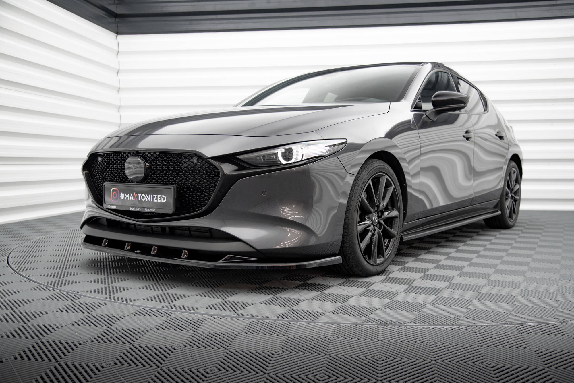 Maxton Design Передний сплиттер V.1 Mazda 3 Mk4