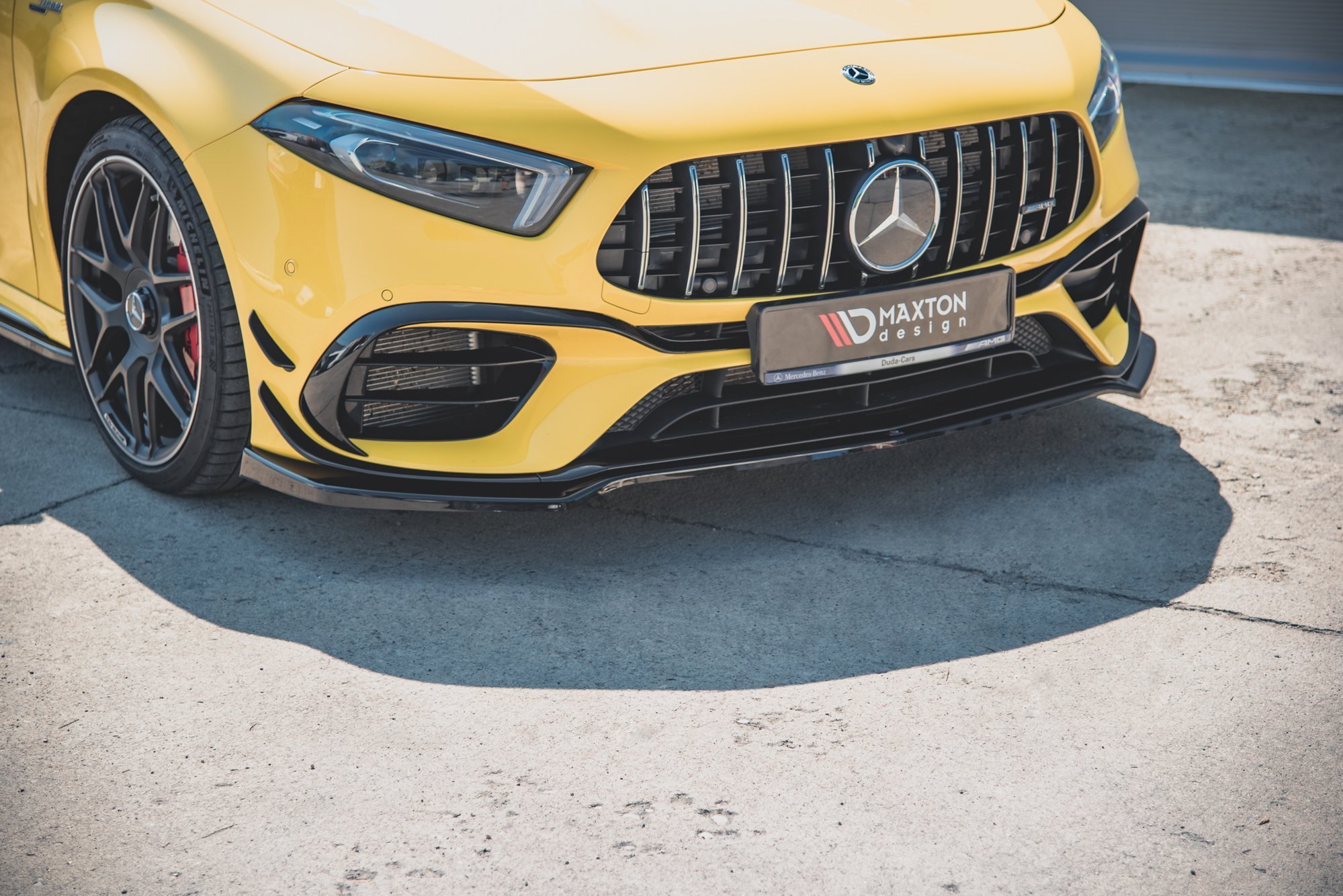 Maxton Design Передний сплиттер V.1 для Mercedes-AMG A 45 S Aero Pack W177