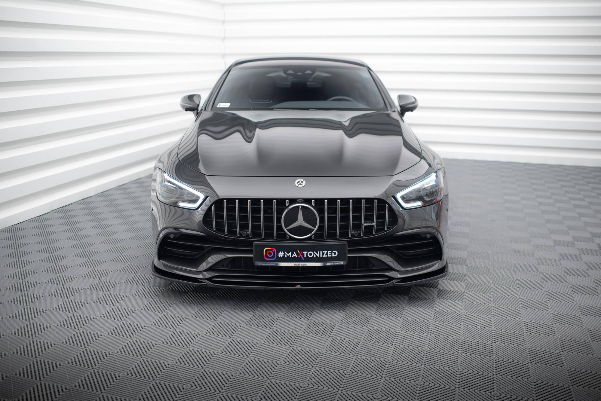 Maxton Design Передний сплиттер V.1 для Mercedes-AMG GT 53 4-дверное купе X290 — изображение 2