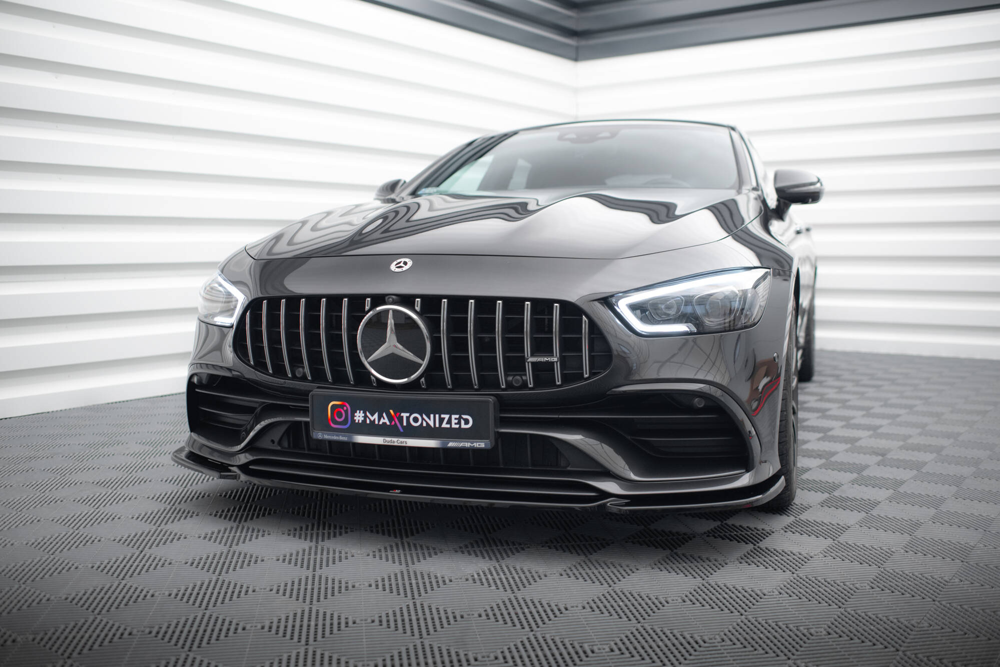 Maxton Design Передний сплиттер V.1 для Mercedes-AMG GT 53 4-дверное купе X290