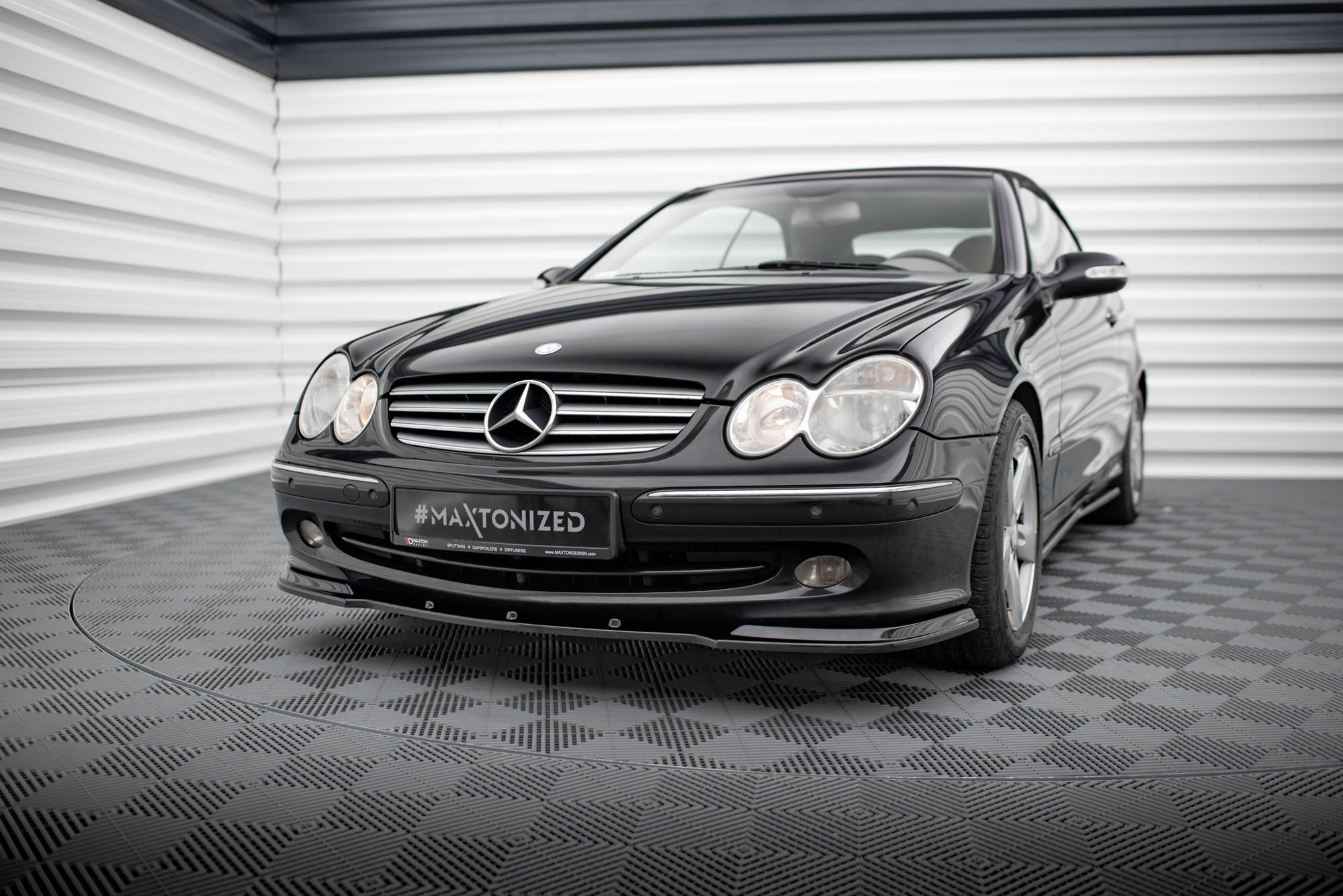 Maxton Design Передний сплиттер V.1 для Mercedes CLK W 209 (стандартная версия)