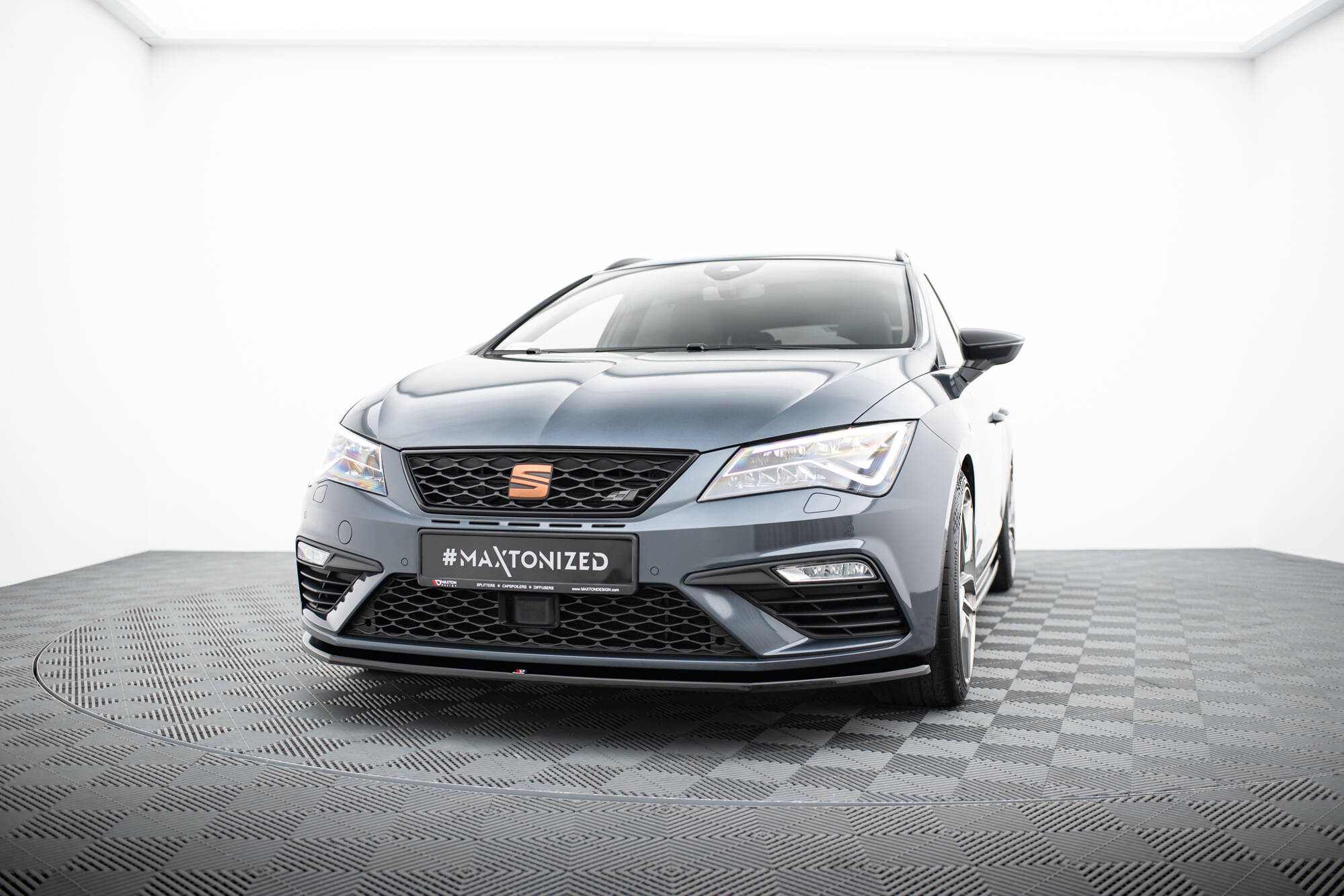 Maxton Design Передний сплиттер V.1 для Seat Leon Cupra / FR Mk3 FL