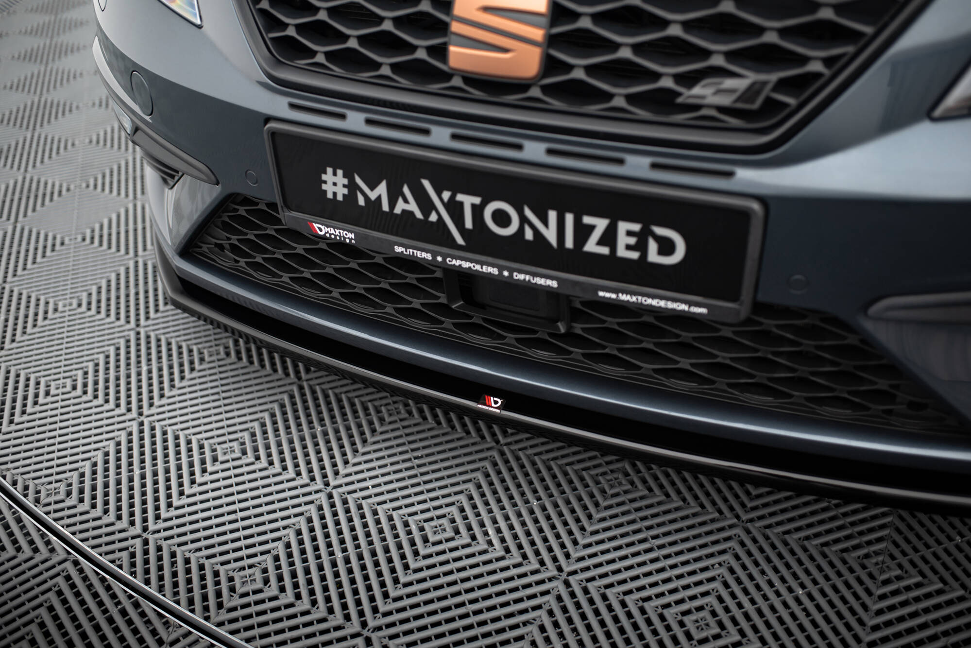 Maxton Design Передний сплиттер V.1 для Seat Leon Cupra / FR Mk3 FL — изображение 3