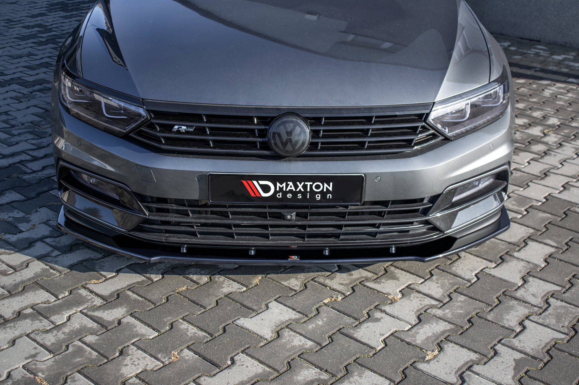 Maxton Design Передний сплиттер V.1 для Volkswagen Passat R-Line B8