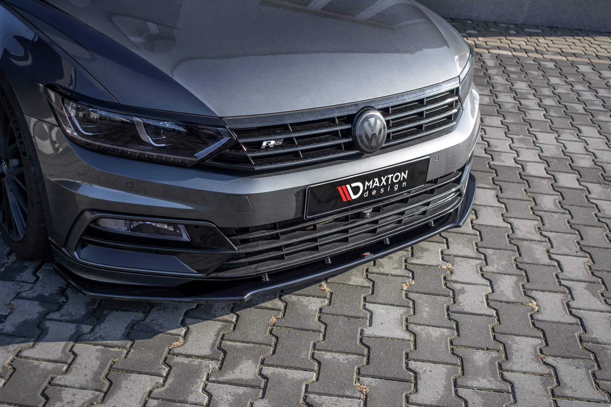 Maxton Design Передний сплиттер V.1 для Volkswagen Passat R-Line B8 — изображение 2