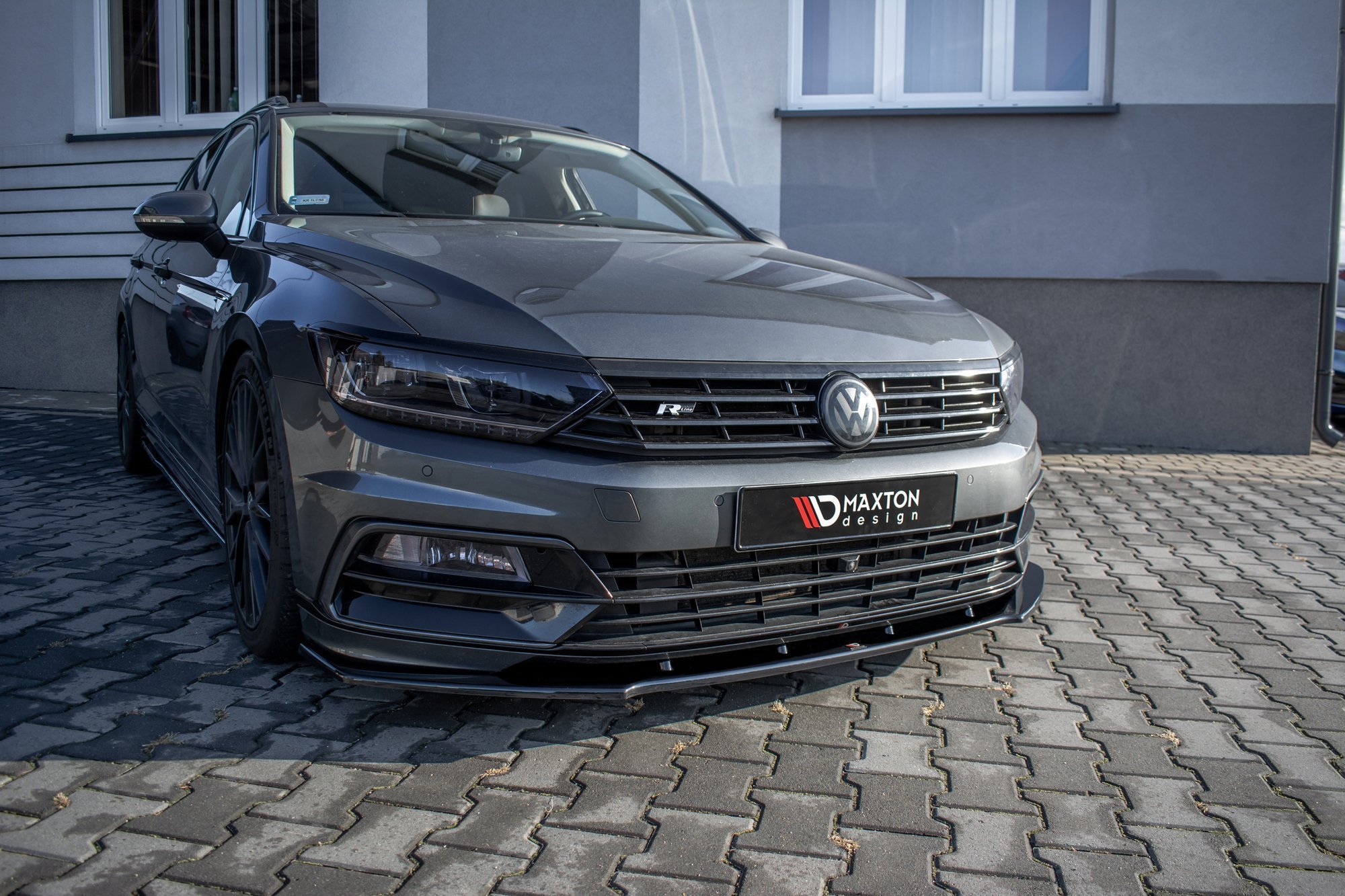 Maxton Design Передний сплиттер V.1 для Volkswagen Passat R-Line B8 — изображение 3