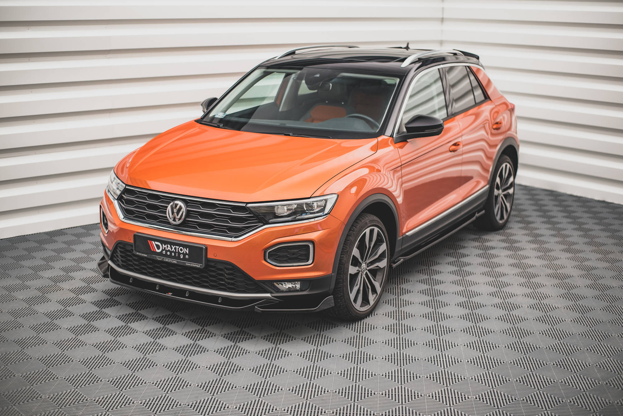 Maxton Design Передний сплиттер V.1 для Volkswagen T-Roc Mk1
