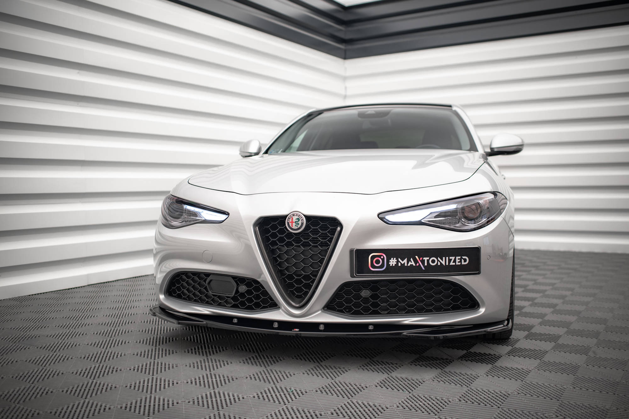 Maxton Design Передний сплиттер V.2 Alfa Romeo Giulia Sport