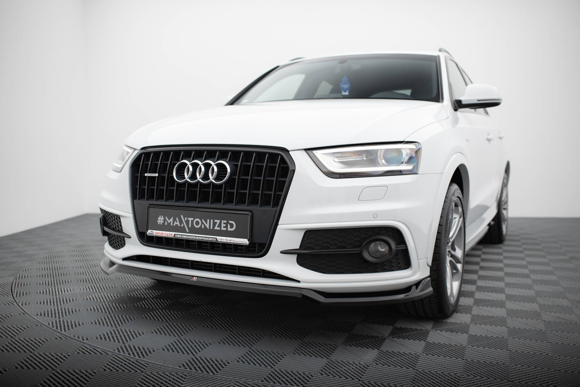 Maxton Design Передний сплиттер V.2 Audi Q3 S-line 8U