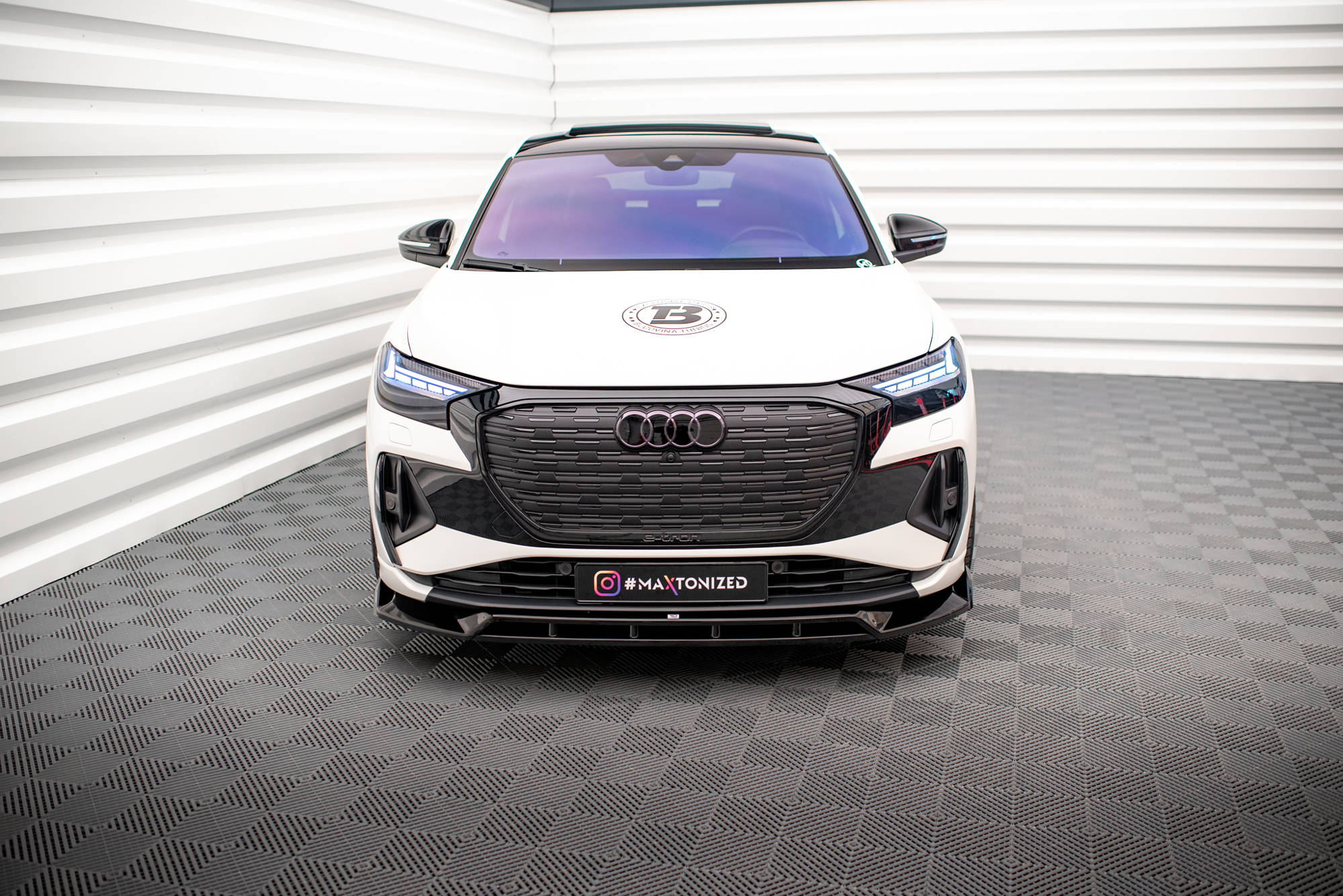 Maxton Design Передний сплиттер V.2 для Audi Q4 etron Sportback S-line Mk1 — изображение 2