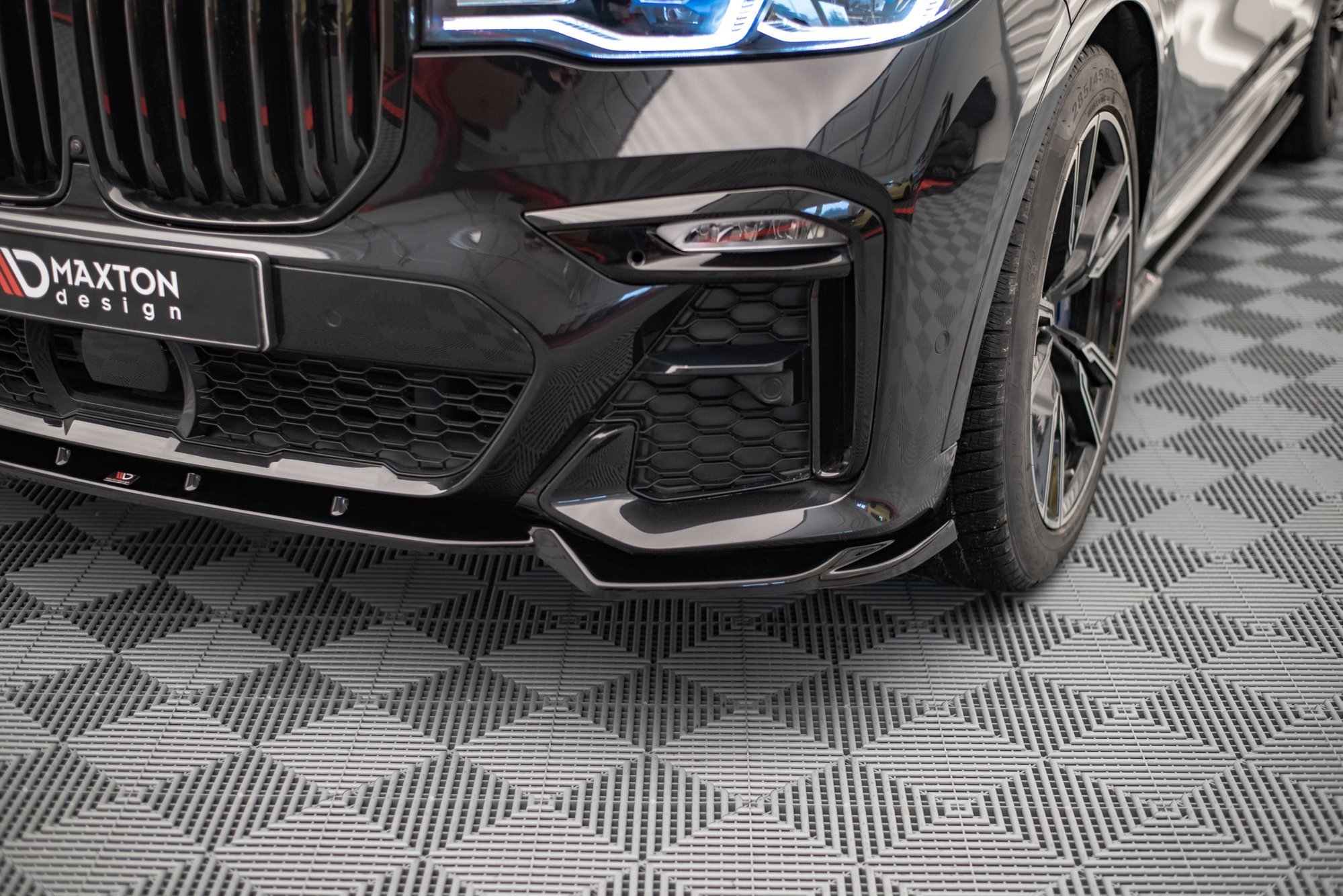 Maxton Design Передний сплиттер V.2 для BMW X7 M-Pack G07 — изображение 2
