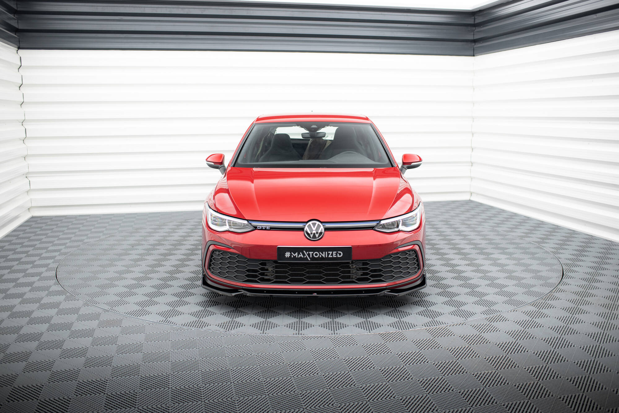 Maxton Design Передний сплиттер V.2 + закрылки для Volkswagen Golf GTI / GTE / GTD / R-Line Mk8 — изображение 2