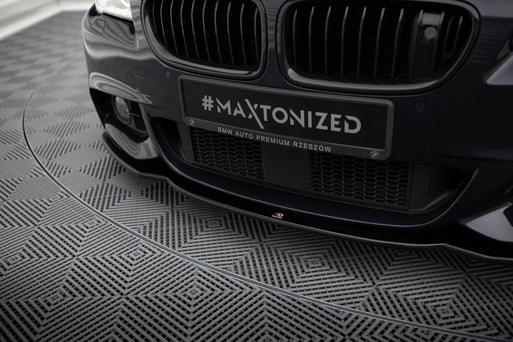 Maxton Design Передний сплиттер V.2 для BMW 5 M-Pack F10/F11 — изображение 2