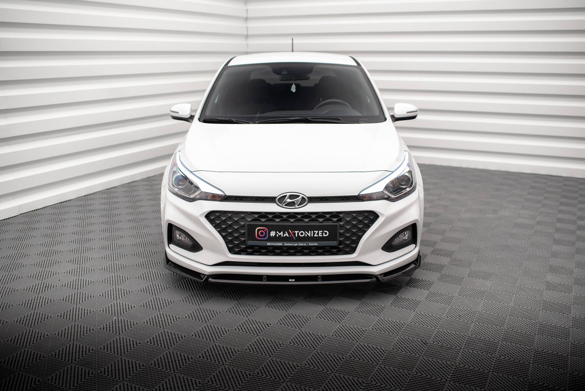Maxton Design Передний сплиттер V2 для Hyundai I20 Mk2 (рестайлинг) — изображение 2
