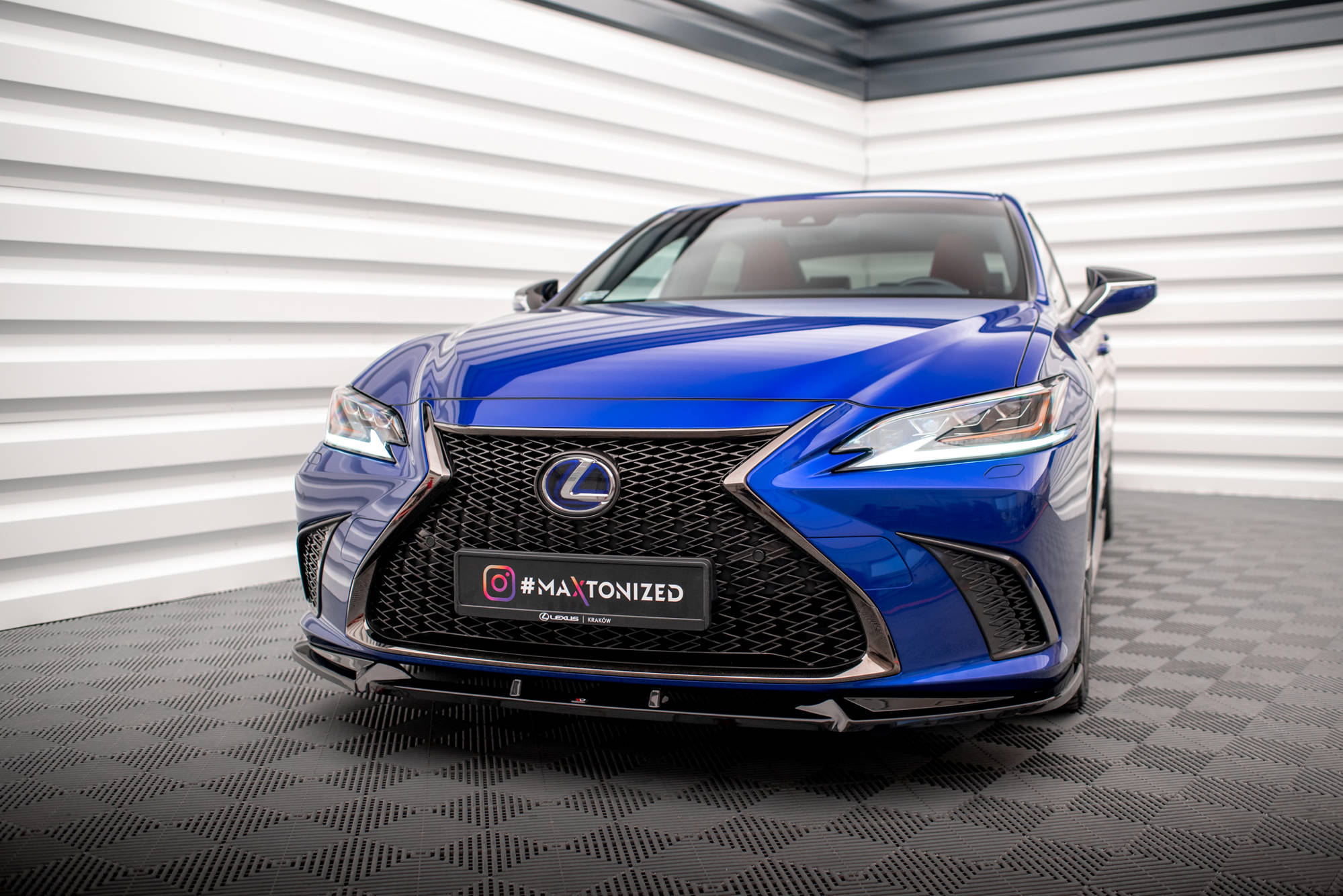 Maxton Design Передний сплиттер V.2 для Lexus ES F Sport Mk7