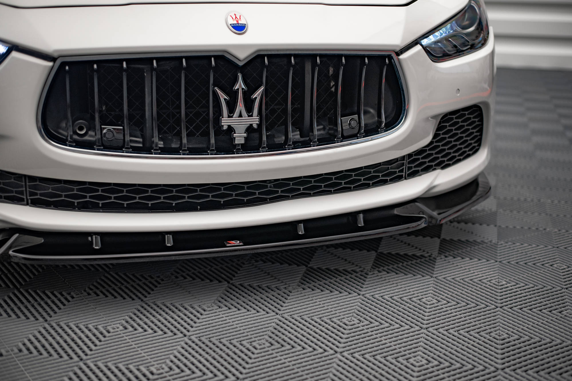 Maxton Design Передний сплиттер V.2 Maserati Ghibli Mk3 — изображение 2