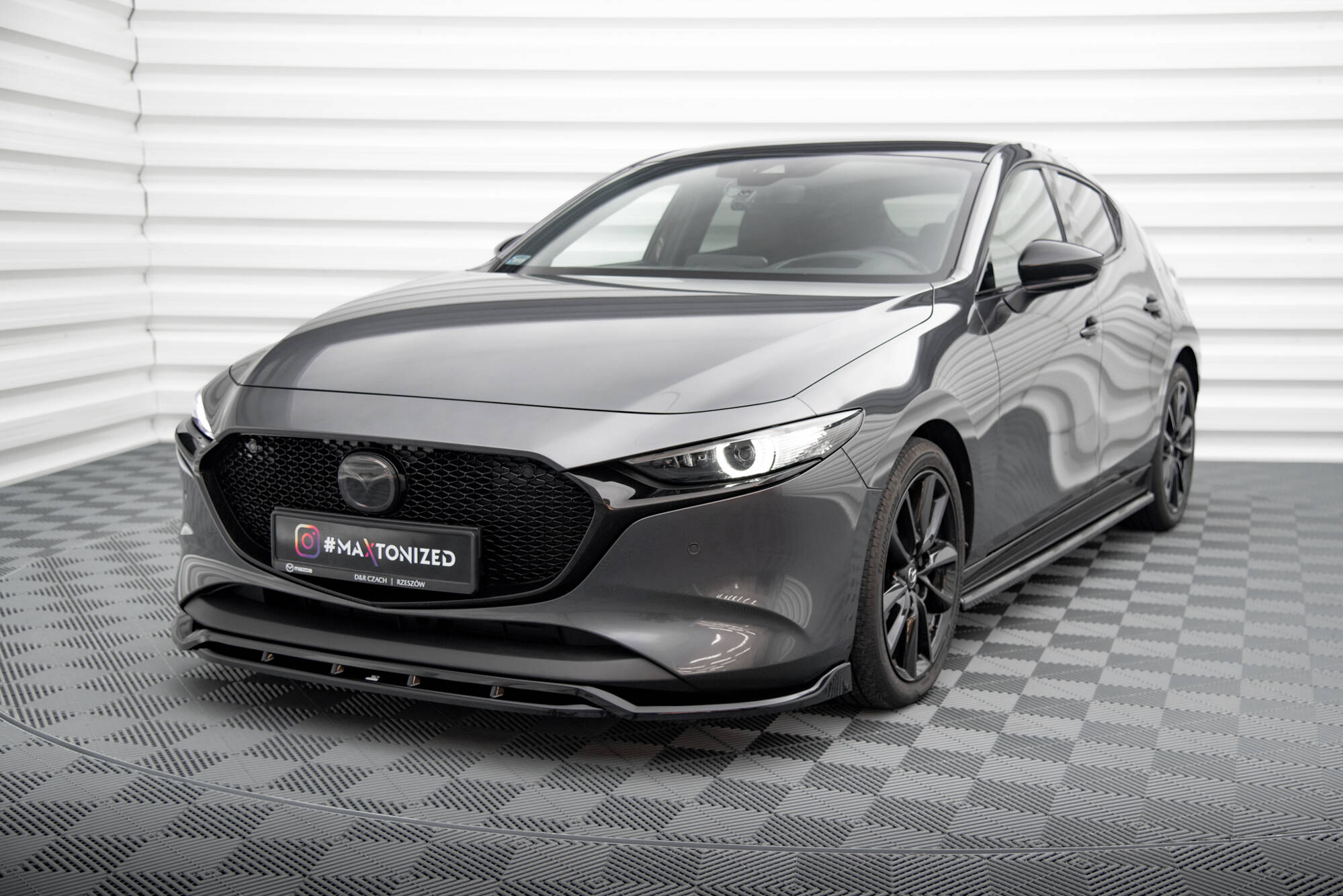 Maxton Design Передний сплиттер V.2 Mazda 3 Mk4