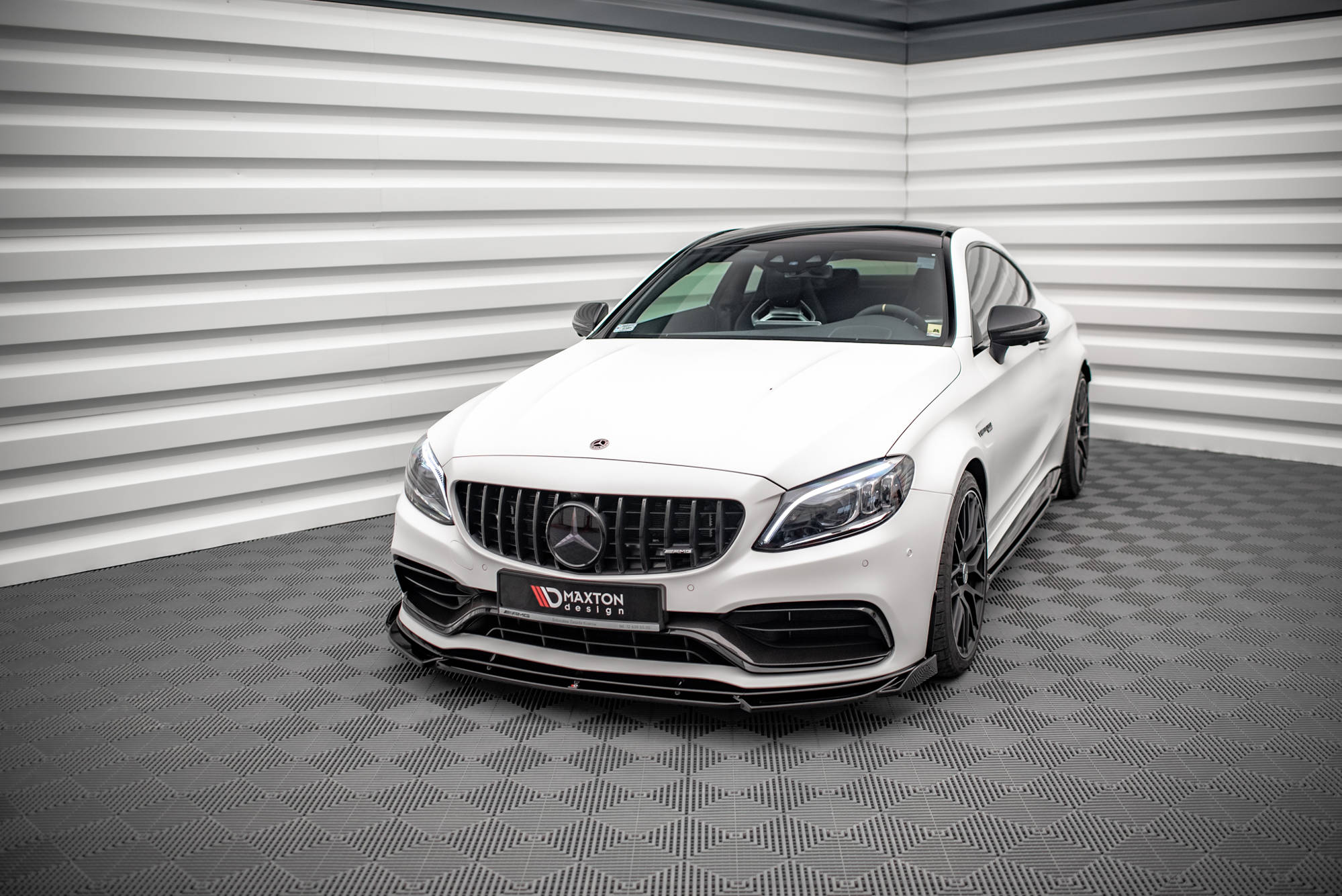 Maxton Design Передний сплиттер V.2 Mercedes-AMG C63 Coupe AMG Aero Pack C205 Facelift