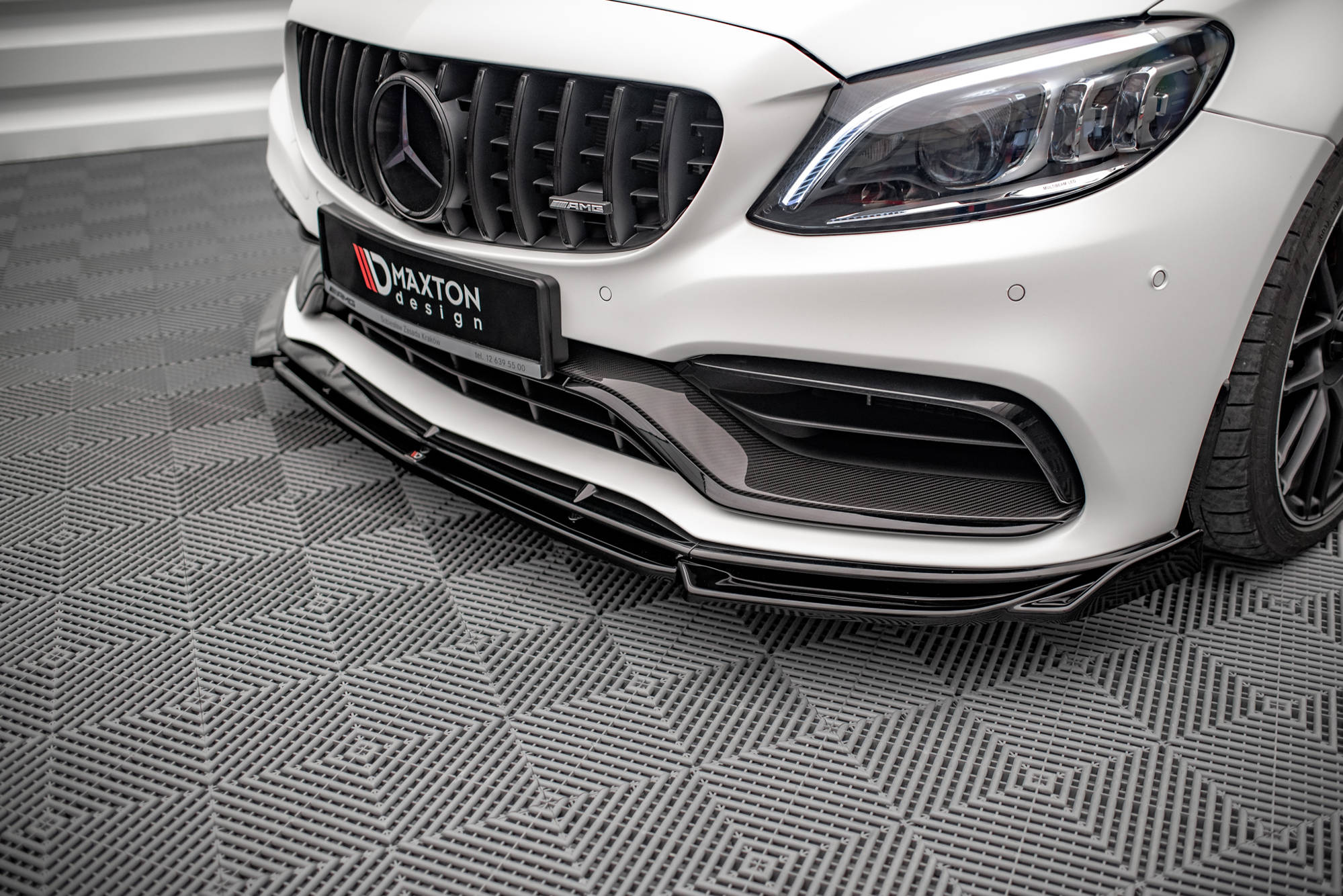 Maxton Design Передний сплиттер V.2 Mercedes-AMG C63 Coupe AMG Aero Pack C205 Facelift — изображение 2