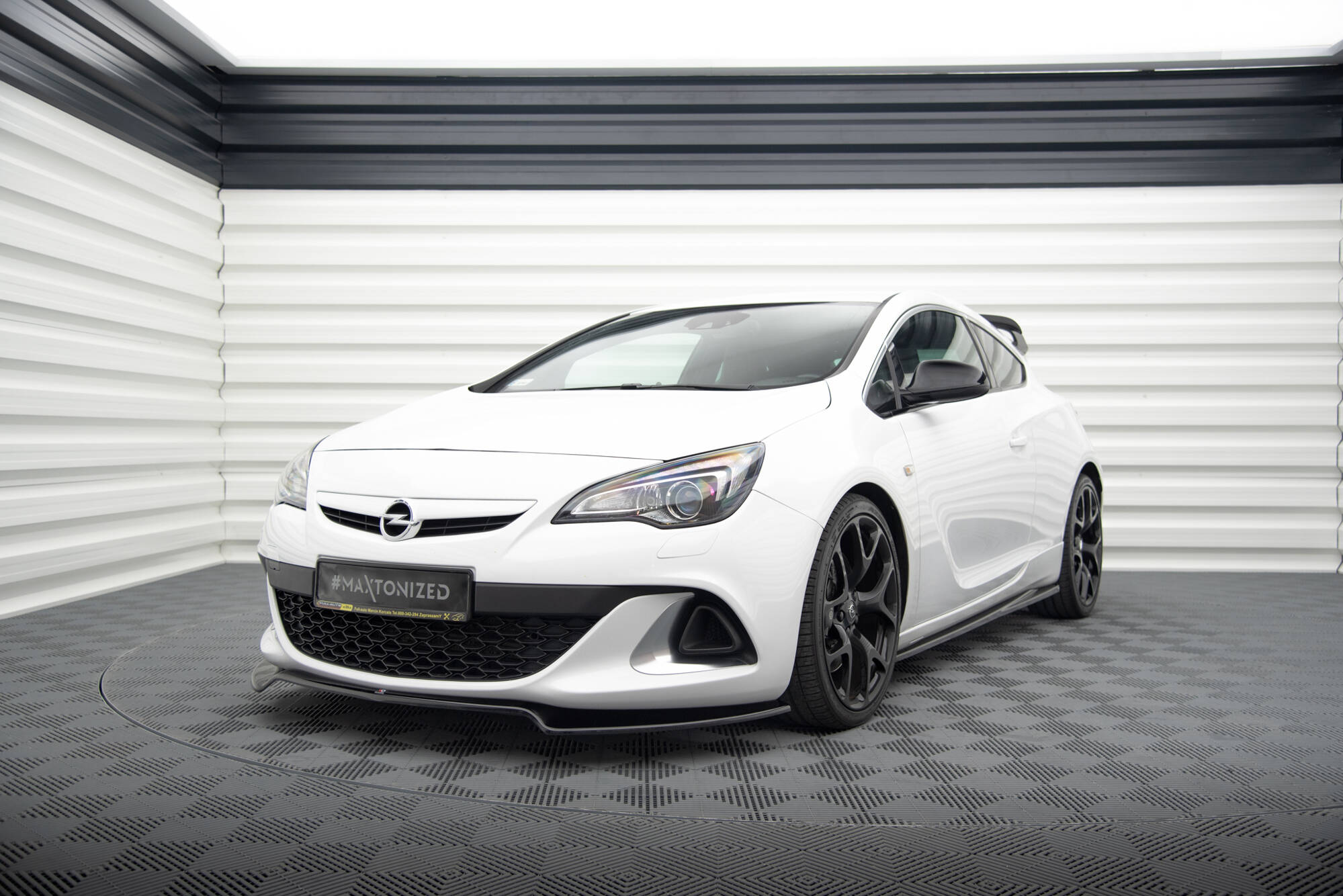 Maxton Design Передний сплиттер V.2 для Opel Astra J OPC/VXR