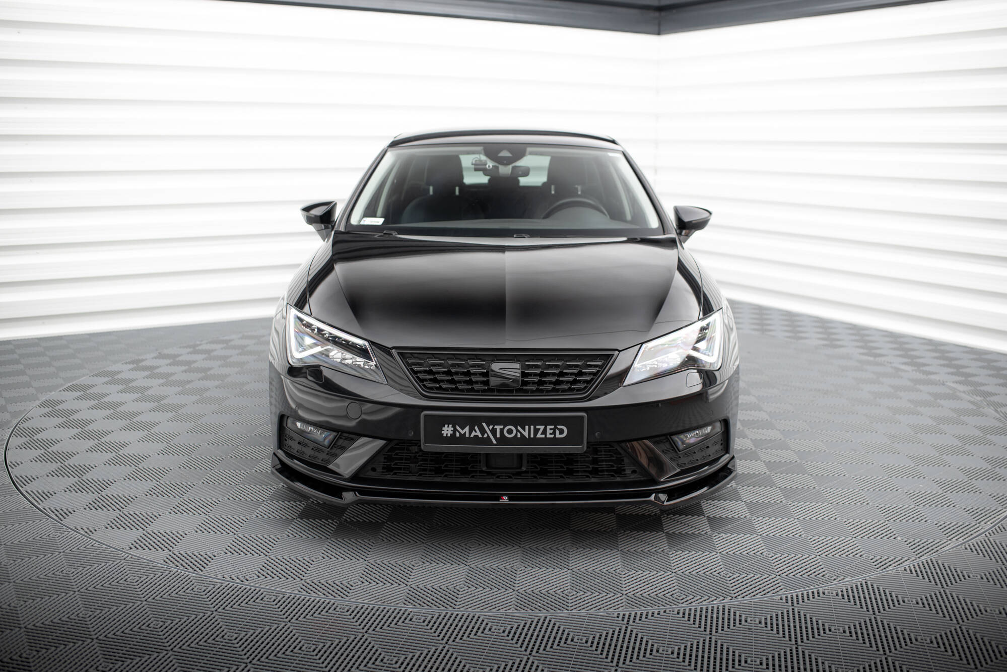 Maxton Design Передний сплиттер V.2 для Seat Leon Mk3 после рестайлинга — изображение 2
