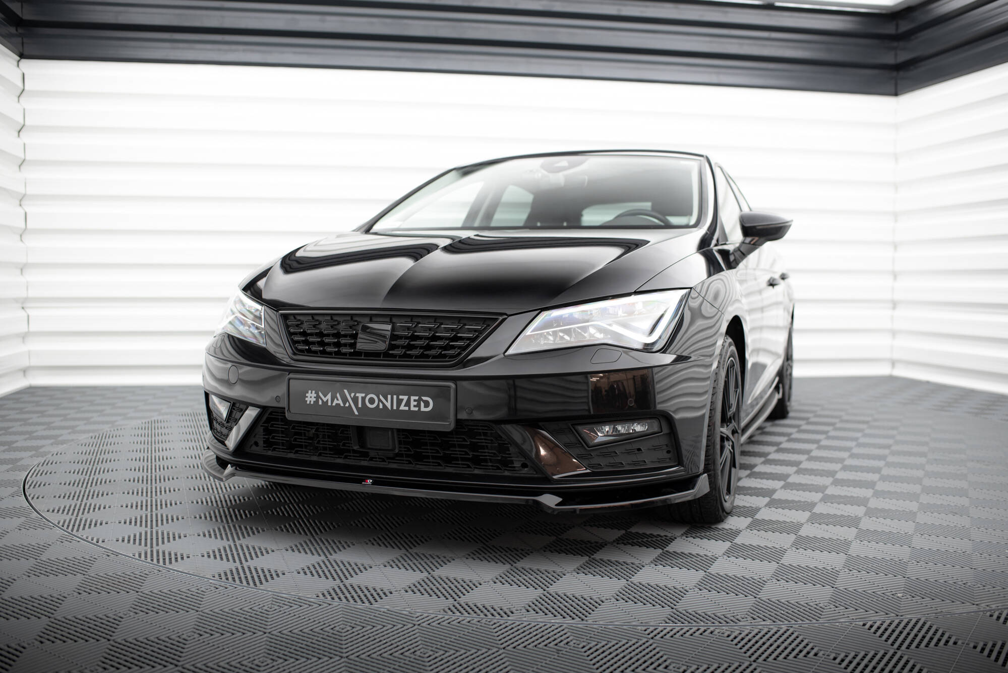 Maxton Design Передний сплиттер V.2 для Seat Leon Mk3 после рестайлинга