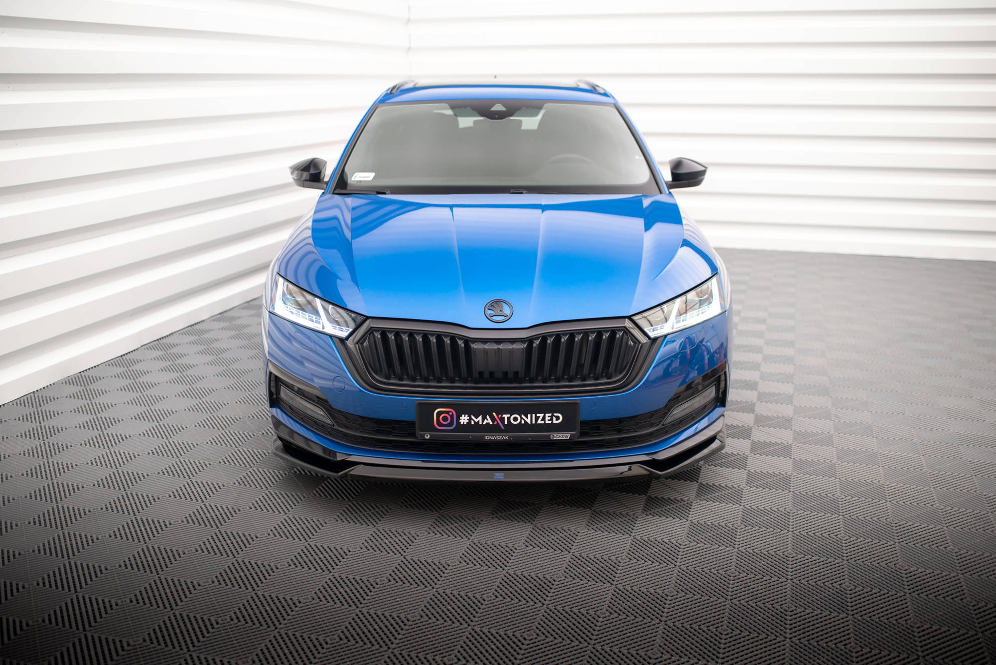 Maxton Design Передний сплиттер V.2 Skoda Octavia Sportline Mk4 — изображение 2