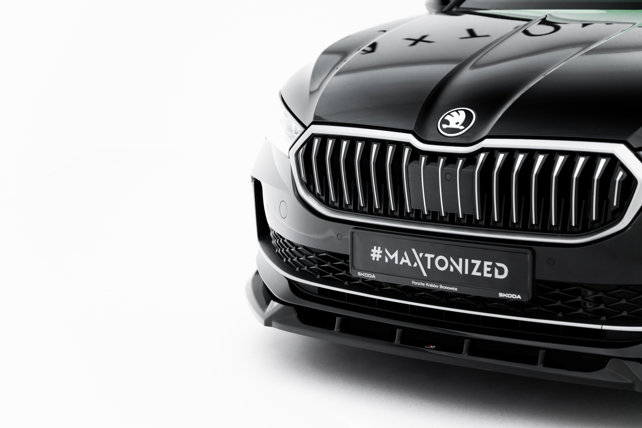 Maxton Design Передний сплиттер V.2 Skoda Superb Mk4 — изображение 4