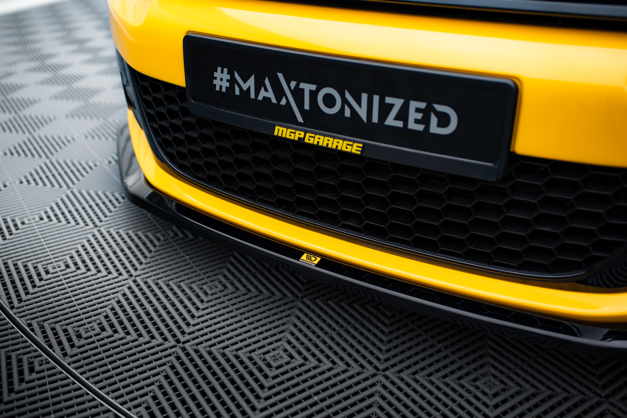 Maxton Design Передний сплиттер V.2 Volkswagen Scirocco Mk3 — изображение 3